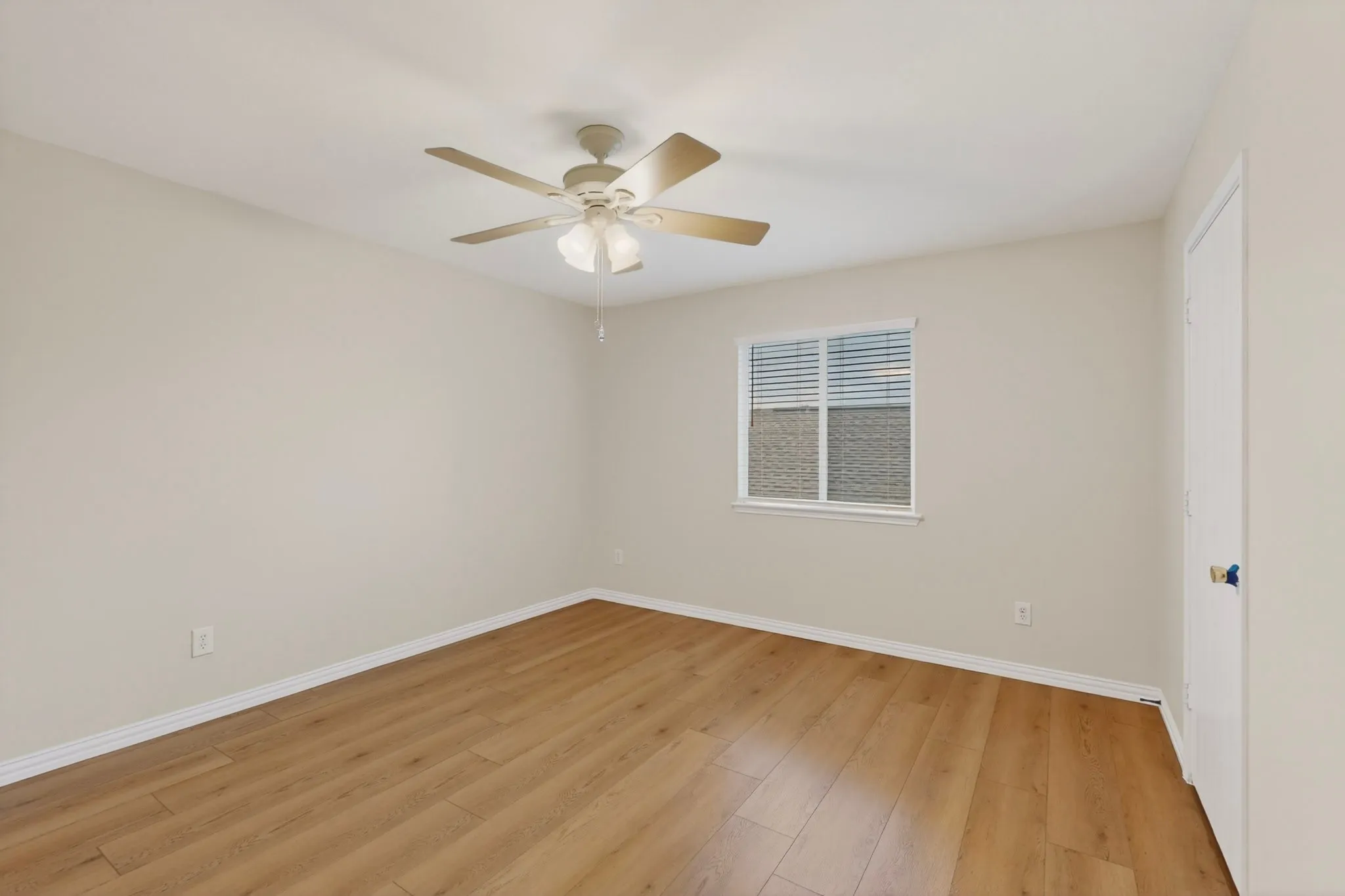 Single Family Residence For Sale in Tarrant County , 4328 Tranquility Drive, Fort Worth, Texas 76244, 4 Bedroom, 3 Bathroom, 2 Garage spaces, 2,640 Sqft, built in 2006, mls#21259089, Real Estate Agent in Fort Worth, Homes For Sale in Tarrant county, Homes For Sale in Fort Worth, Realtor in Fort Worth Texas, Real Estate Brokerage Independent Realty Texas, Luminita Cordes Realtor
