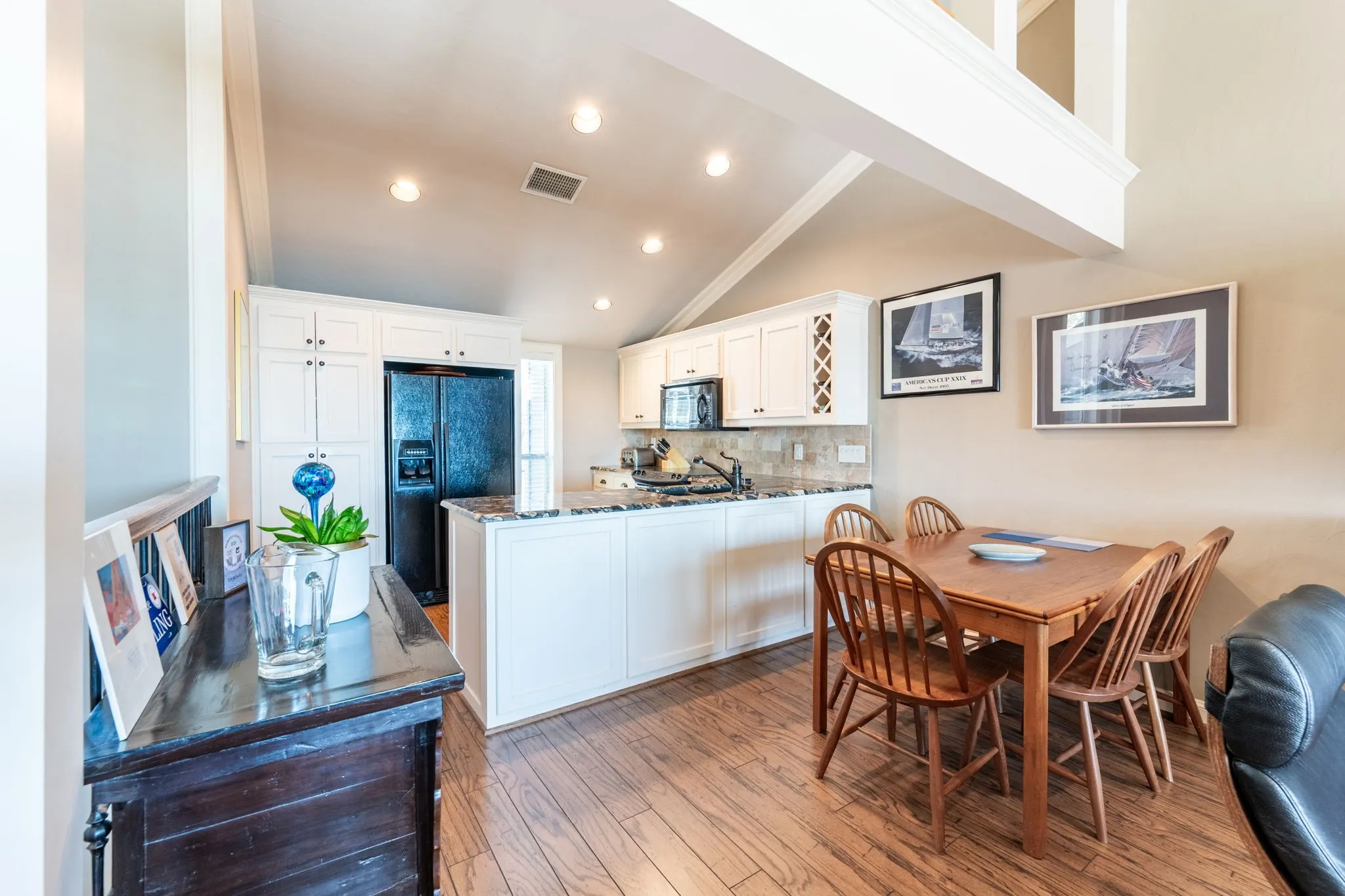 Condominium For Sale in Rockwall County , 300 Rush Creek Drive B2, Heath, Texas 75032, 2 Bedroom, 2 Bathroom, Garage spaces, 1,040 Sqft, built in 1972, mls#21262605, Real Estate Agent in Heath, Homes For Sale in Rockwall county, Homes For Sale in Heath, Realtor in Heath Texas, Real Estate Brokerage Independent Realty Texas, Luminita Cordes Realtor
