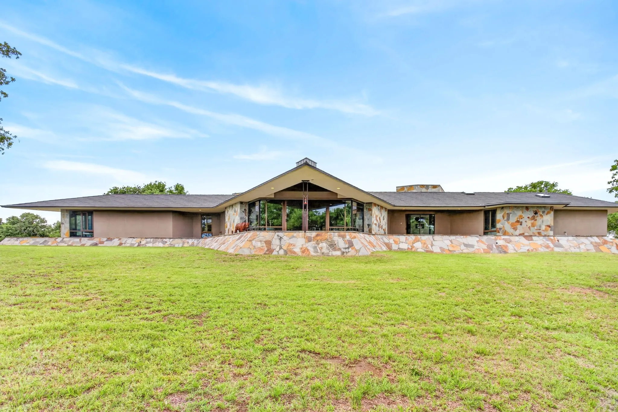 Farm For Sale in Montague County , 1080 N Greenbrier Road, Nocona, Texas 76255, 3 Bedroom, 5 Bathroom, 4 Garage spaces, 4,146 Sqft, built in 2014, mls#21260445, Real Estate Agent in Nocona, Homes For Sale in Montague county, Homes For Sale in Nocona, Realtor in Nocona Texas, Real Estate Brokerage Independent Realty Texas, Luminita Cordes Realtor