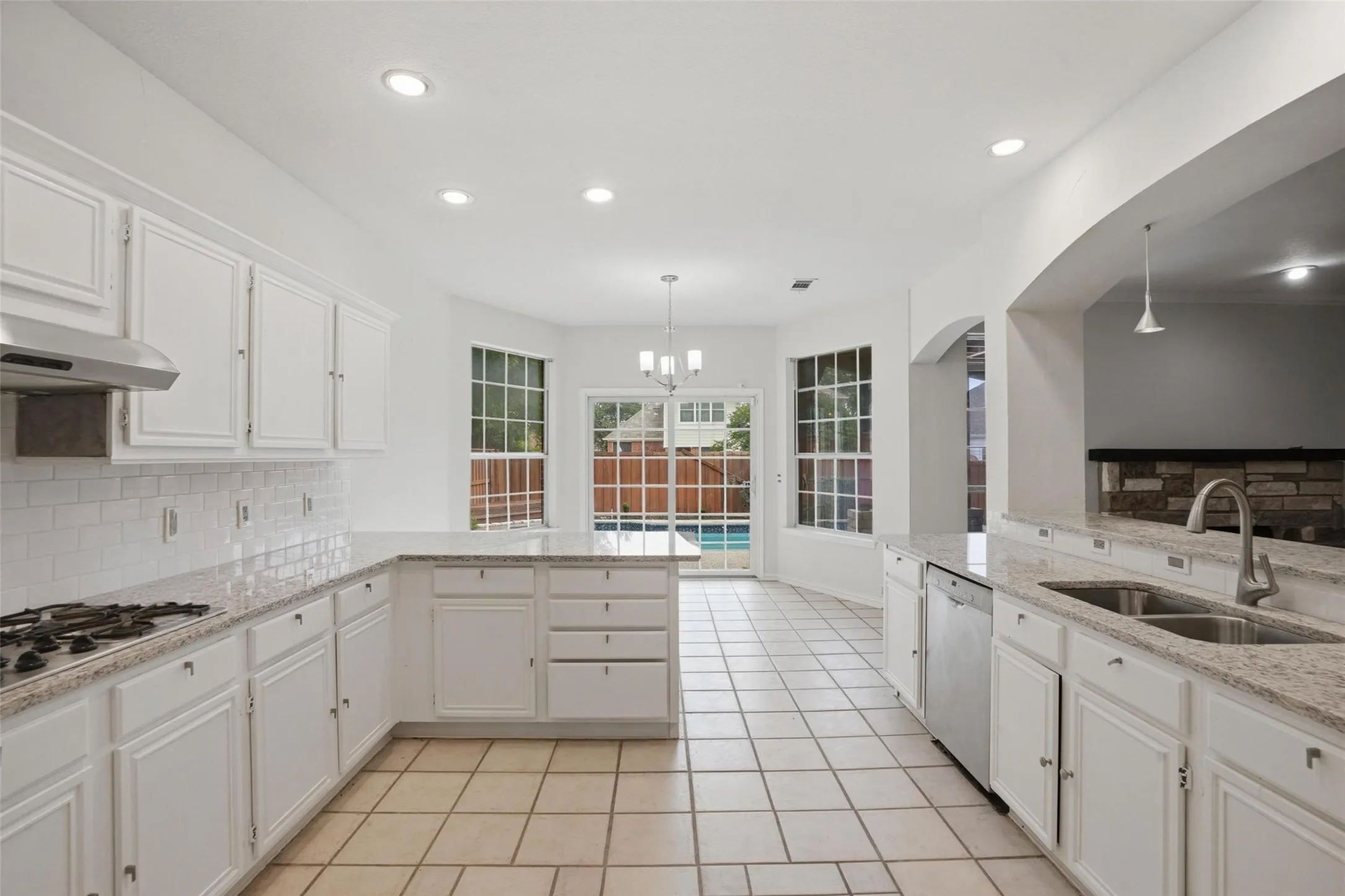 Single Family Residence For Sale in Collin County , 8812 Smokey Drive, Plano, Texas 75025, 5 Bedroom, 4 Bathroom, 2 Garage spaces, 4,063 Sqft, built in 1993, mls#21256799, Real Estate Agent in Plano, Homes For Sale in Collin county, Homes For Sale in Plano, Realtor in Plano Texas, Real Estate Brokerage Independent Realty Texas, Luminita Cordes Realtor