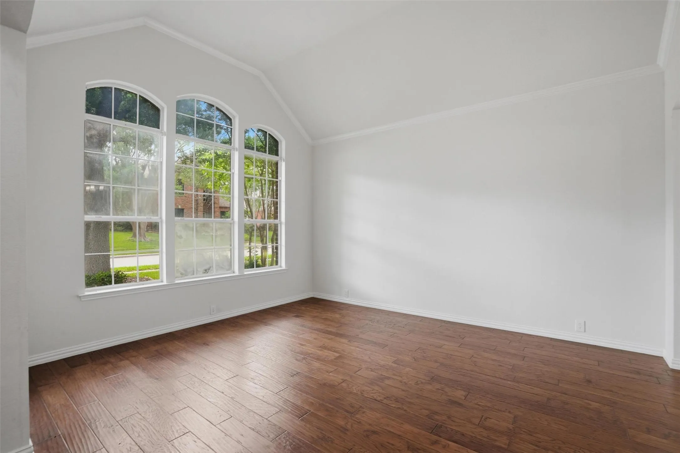 Single Family Residence For Sale in Collin County , 8812 Smokey Drive, Plano, Texas 75025, 5 Bedroom, 4 Bathroom, 2 Garage spaces, 4,063 Sqft, built in 1993, mls#21256799, Real Estate Agent in Plano, Homes For Sale in Collin county, Homes For Sale in Plano, Realtor in Plano Texas, Real Estate Brokerage Independent Realty Texas, Luminita Cordes Realtor