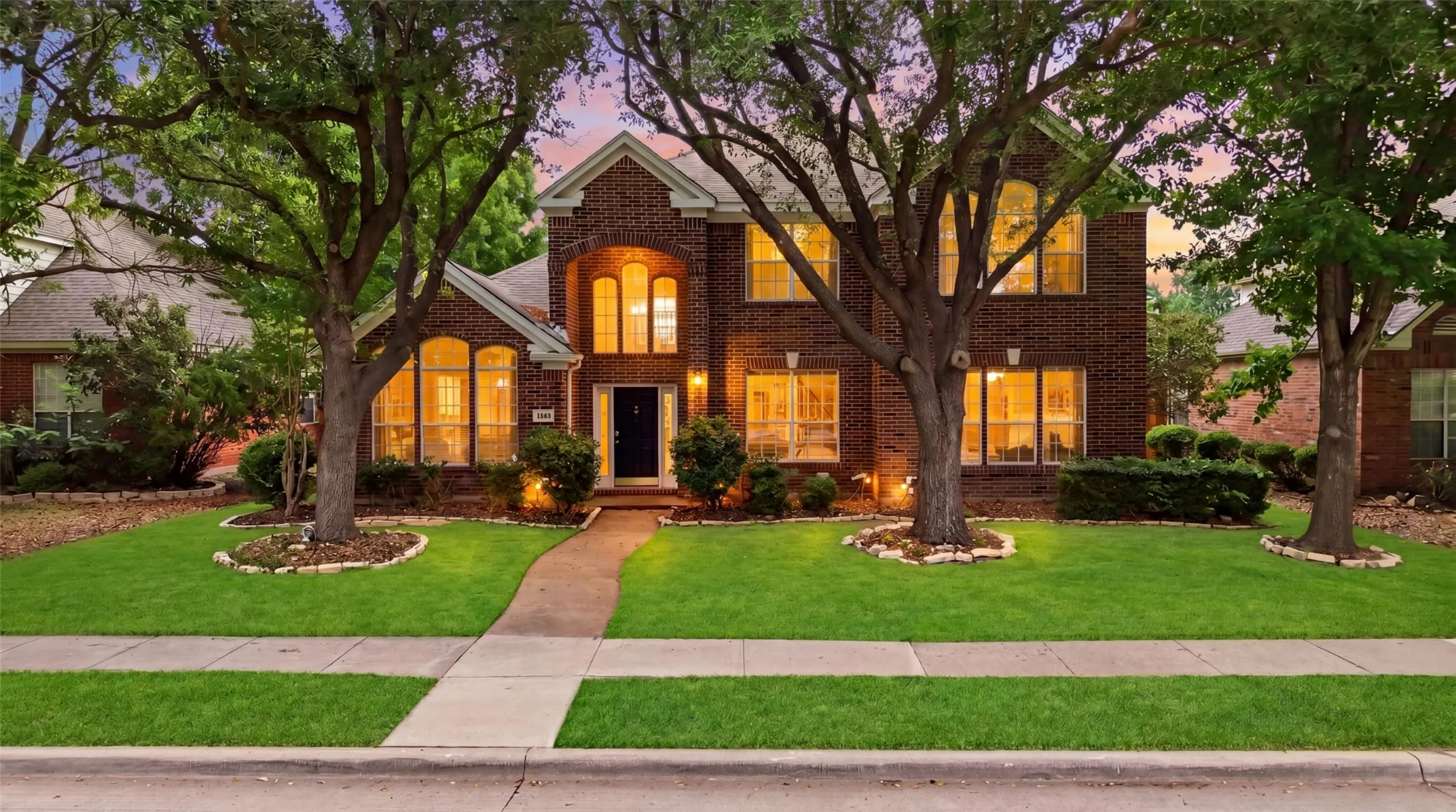 Single Family Residence For Sale in Collin County , 8812 Smokey Drive, Plano, Texas 75025, 5 Bedroom, 4 Bathroom, 2 Garage spaces, 4,063 Sqft, built in 1993, mls#21256799, Real Estate Agent in Plano, Homes For Sale in Collin county, Homes For Sale in Plano, Realtor in Plano Texas, Real Estate Brokerage Independent Realty Texas, Luminita Cordes Realtor