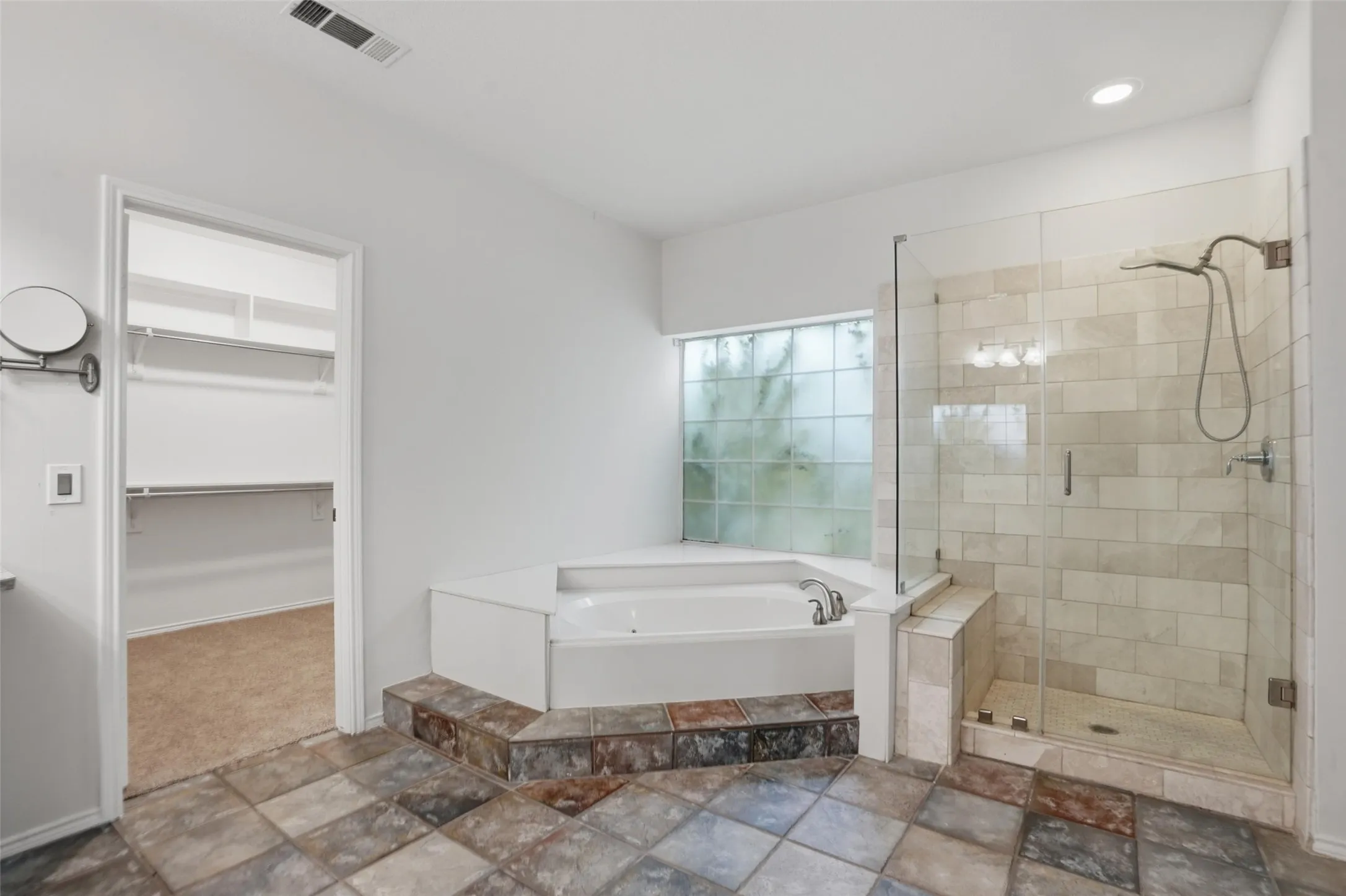 Single Family Residence For Sale in Collin County , 8812 Smokey Drive, Plano, Texas 75025, 5 Bedroom, 4 Bathroom, 2 Garage spaces, 4,063 Sqft, built in 1993, mls#21256799, Real Estate Agent in Plano, Homes For Sale in Collin county, Homes For Sale in Plano, Realtor in Plano Texas, Real Estate Brokerage Independent Realty Texas, Luminita Cordes Realtor