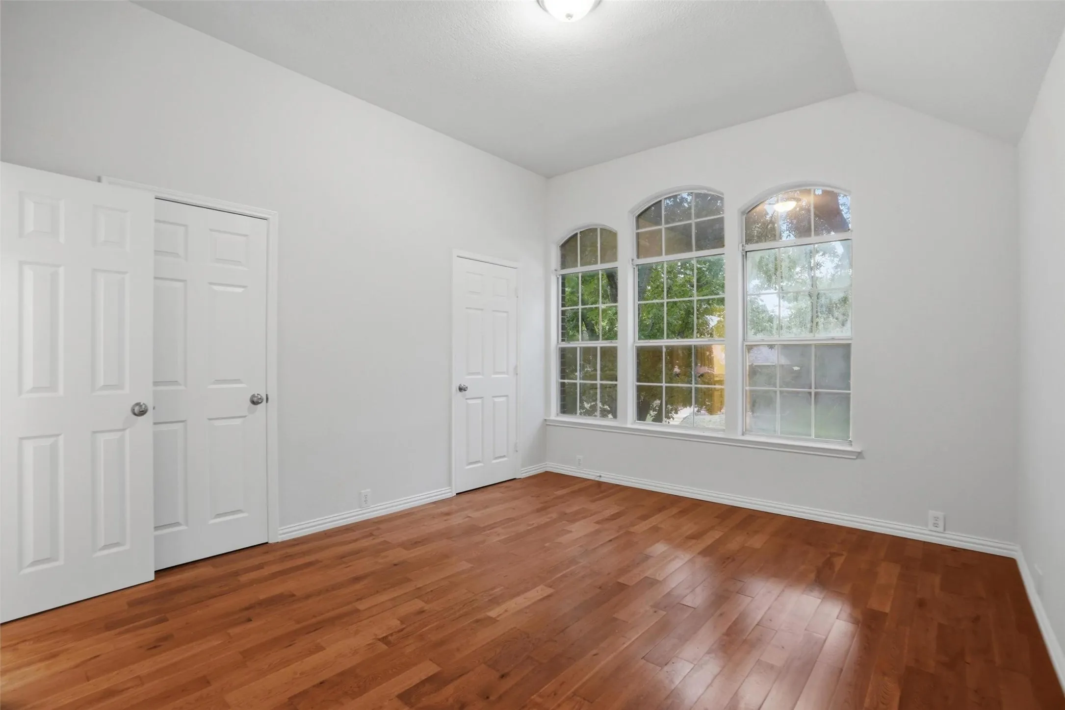 Single Family Residence For Sale in Collin County , 8812 Smokey Drive, Plano, Texas 75025, 5 Bedroom, 4 Bathroom, 2 Garage spaces, 4,063 Sqft, built in 1993, mls#21256799, Real Estate Agent in Plano, Homes For Sale in Collin county, Homes For Sale in Plano, Realtor in Plano Texas, Real Estate Brokerage Independent Realty Texas, Luminita Cordes Realtor