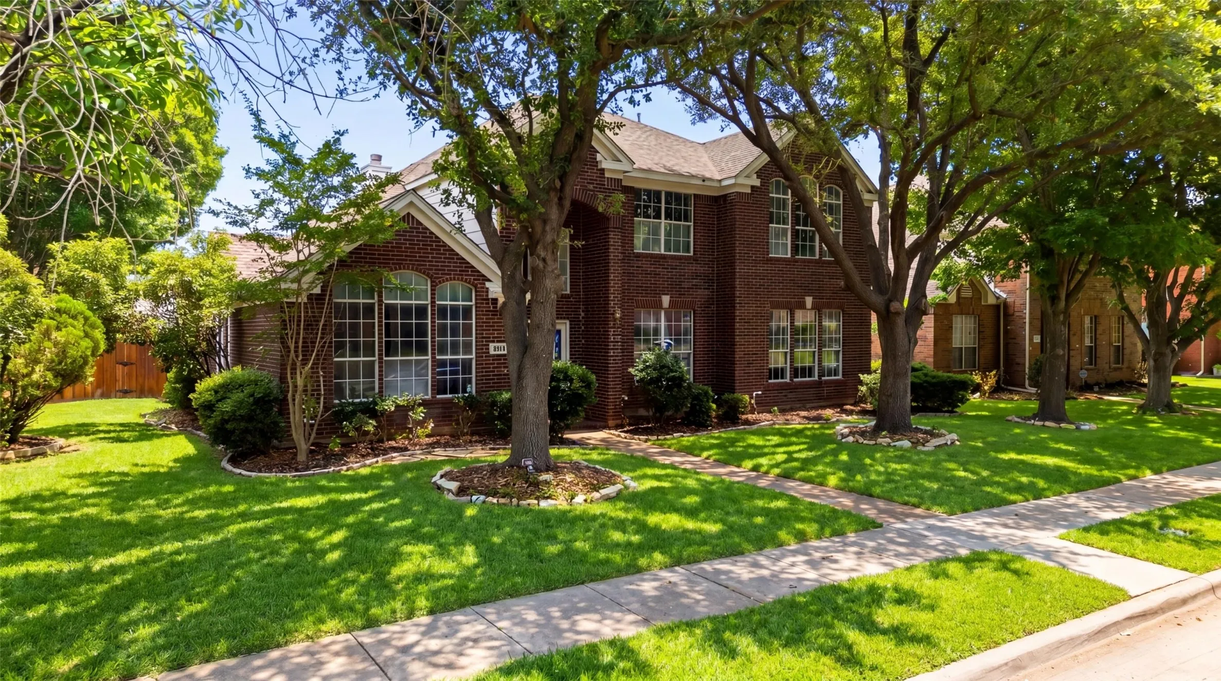 Single Family Residence For Sale in Collin County , 8812 Smokey Drive, Plano, Texas 75025, 5 Bedroom, 4 Bathroom, 2 Garage spaces, 4,063 Sqft, built in 1993, mls#21256799, Real Estate Agent in Plano, Homes For Sale in Collin county, Homes For Sale in Plano, Realtor in Plano Texas, Real Estate Brokerage Independent Realty Texas, Luminita Cordes Realtor