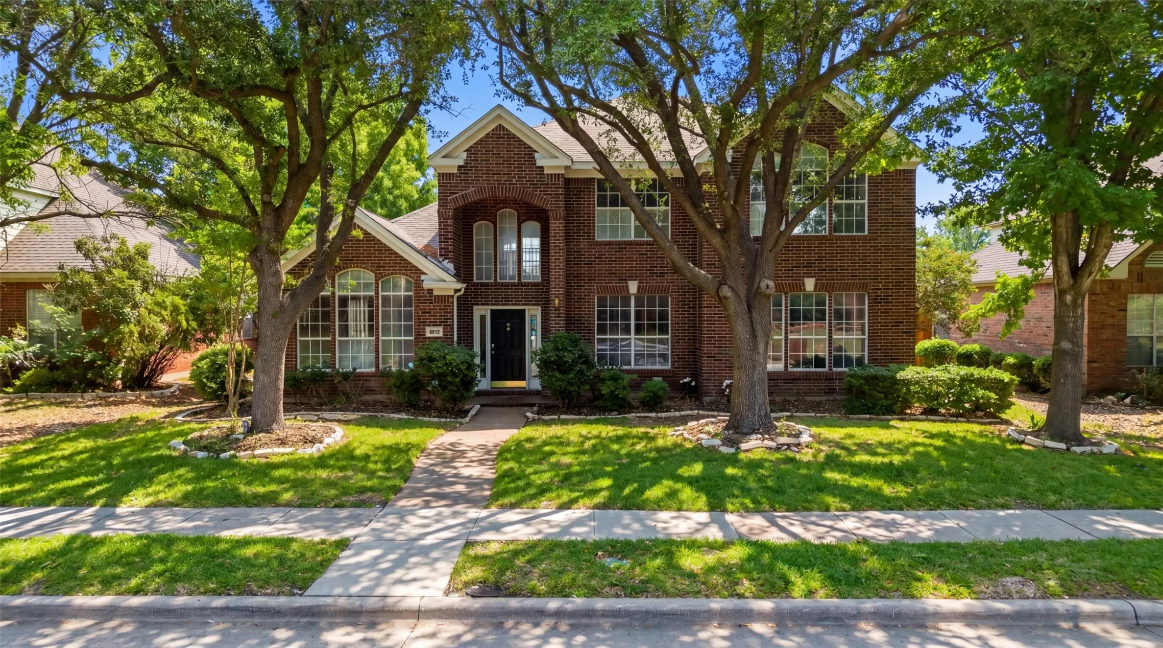 Single Family Residence For Sale in Collin County , 8812 Smokey Drive, Plano, Texas 75025, 5 Bedroom, 4 Bathroom, 2 Garage spaces, 4,063 Sqft, built in 1993, mls#21256799, Real Estate Agent in Plano, Homes For Sale in Collin county, Homes For Sale in Plano, Realtor in Plano Texas, Real Estate Brokerage Independent Realty Texas, Luminita Cordes Realtor