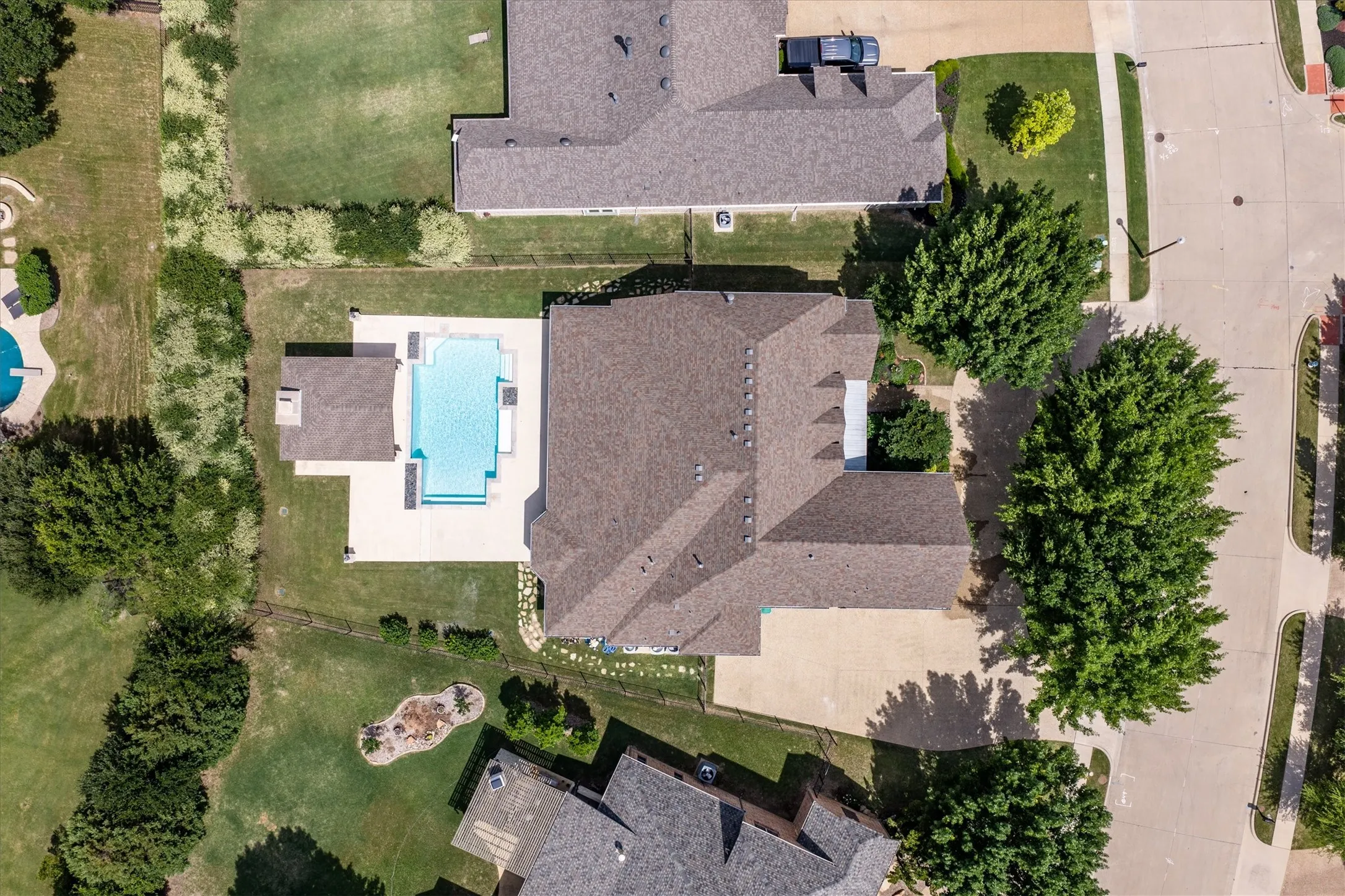 Single Family Residence For Sale in Denton County , 3225 Clubview Drive, Denton, Texas 76226, 4 Bedroom, 4 Bathroom, 3 Garage spaces, 4,040 Sqft, built in 2008, mls#21206596, Real Estate Agent in Denton, Homes For Sale in Denton county, Homes For Sale in Denton, Realtor in Denton Texas, Real Estate Brokerage Independent Realty Texas, Luminita Cordes Realtor
