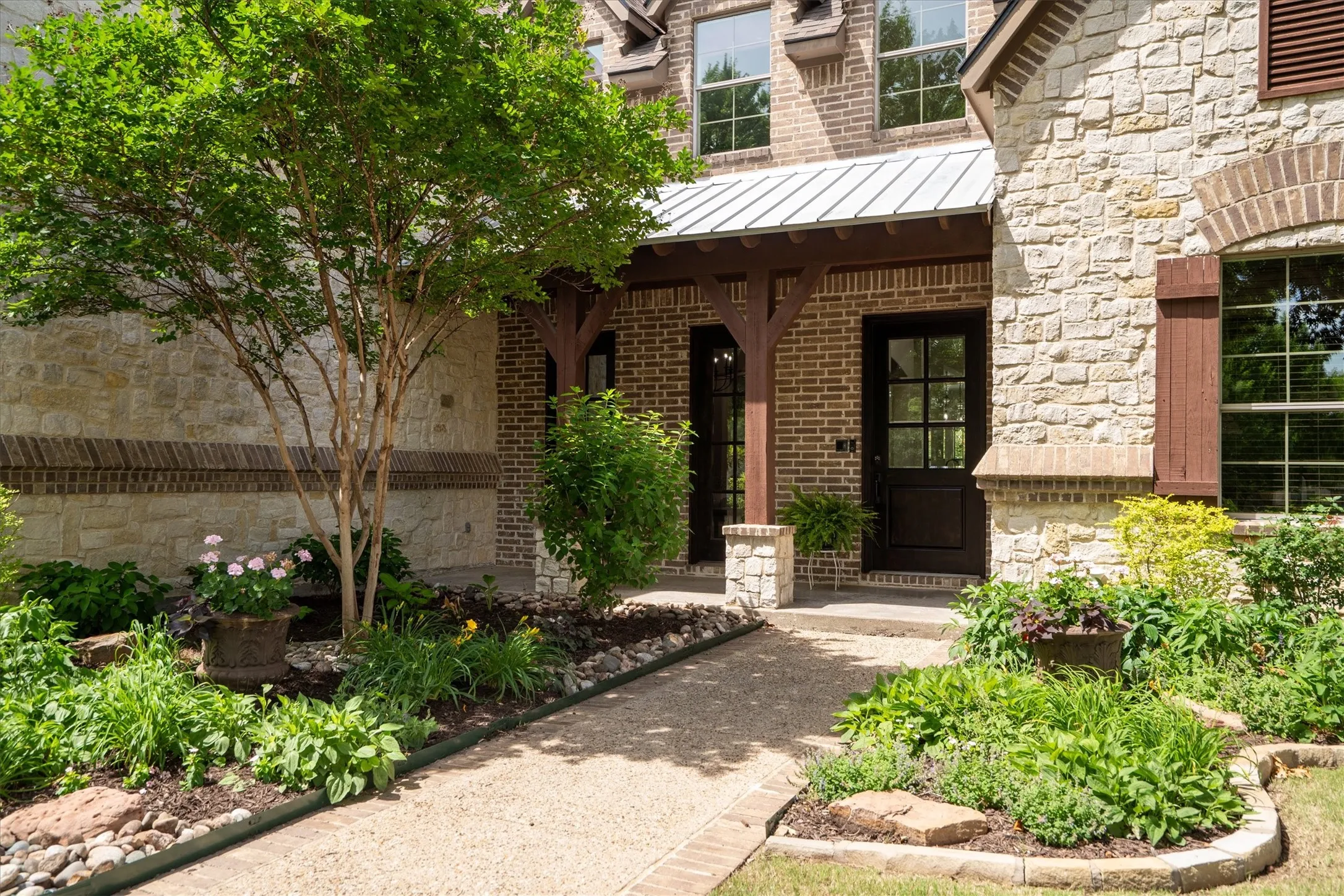 Single Family Residence For Sale in Denton County , 3225 Clubview Drive, Denton, Texas 76226, 4 Bedroom, 4 Bathroom, 3 Garage spaces, 4,040 Sqft, built in 2008, mls#21206596, Real Estate Agent in Denton, Homes For Sale in Denton county, Homes For Sale in Denton, Realtor in Denton Texas, Real Estate Brokerage Independent Realty Texas, Luminita Cordes Realtor