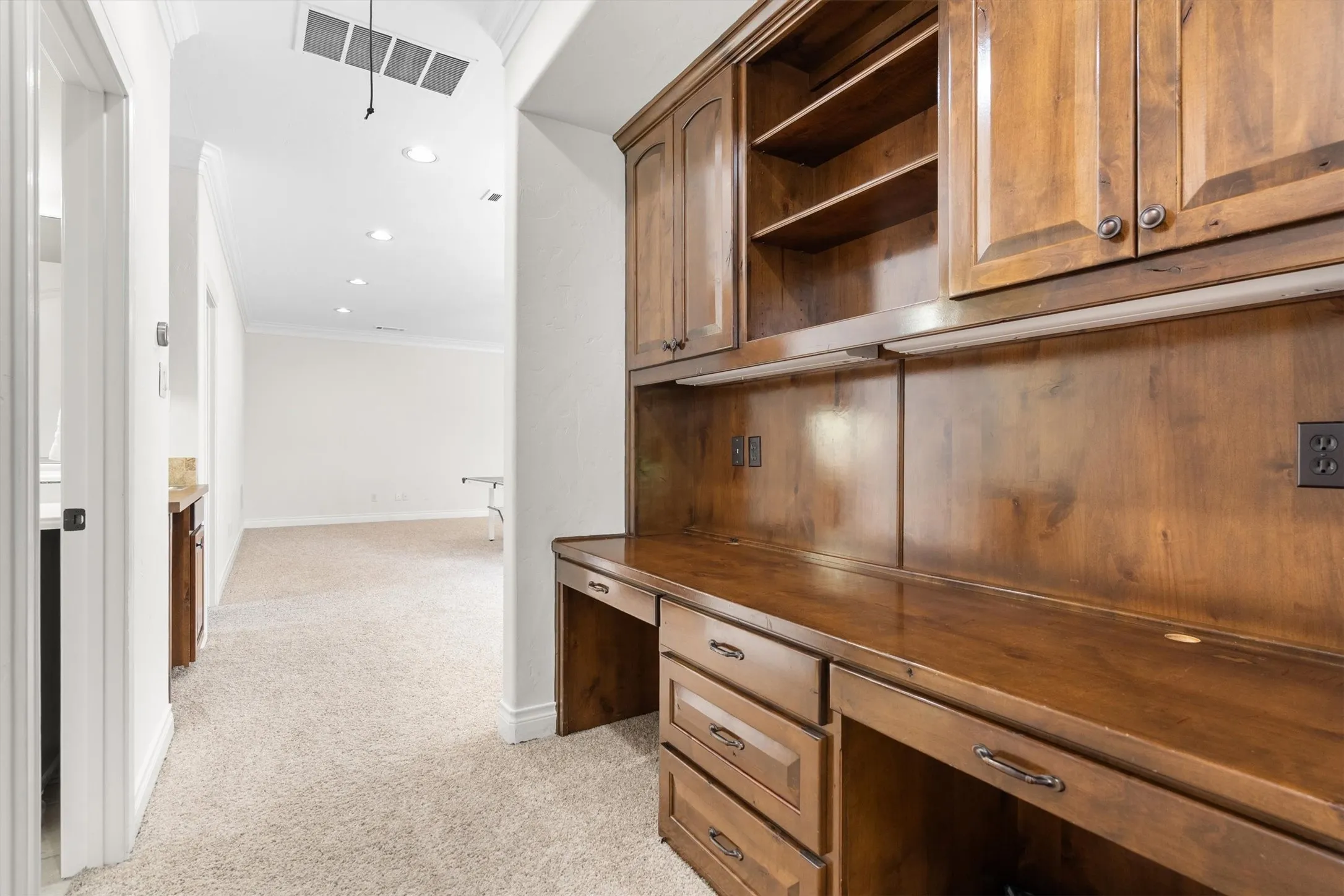 Single Family Residence For Sale in Denton County , 3225 Clubview Drive, Denton, Texas 76226, 4 Bedroom, 4 Bathroom, 3 Garage spaces, 4,040 Sqft, built in 2008, mls#21206596, Real Estate Agent in Denton, Homes For Sale in Denton county, Homes For Sale in Denton, Realtor in Denton Texas, Real Estate Brokerage Independent Realty Texas, Luminita Cordes Realtor