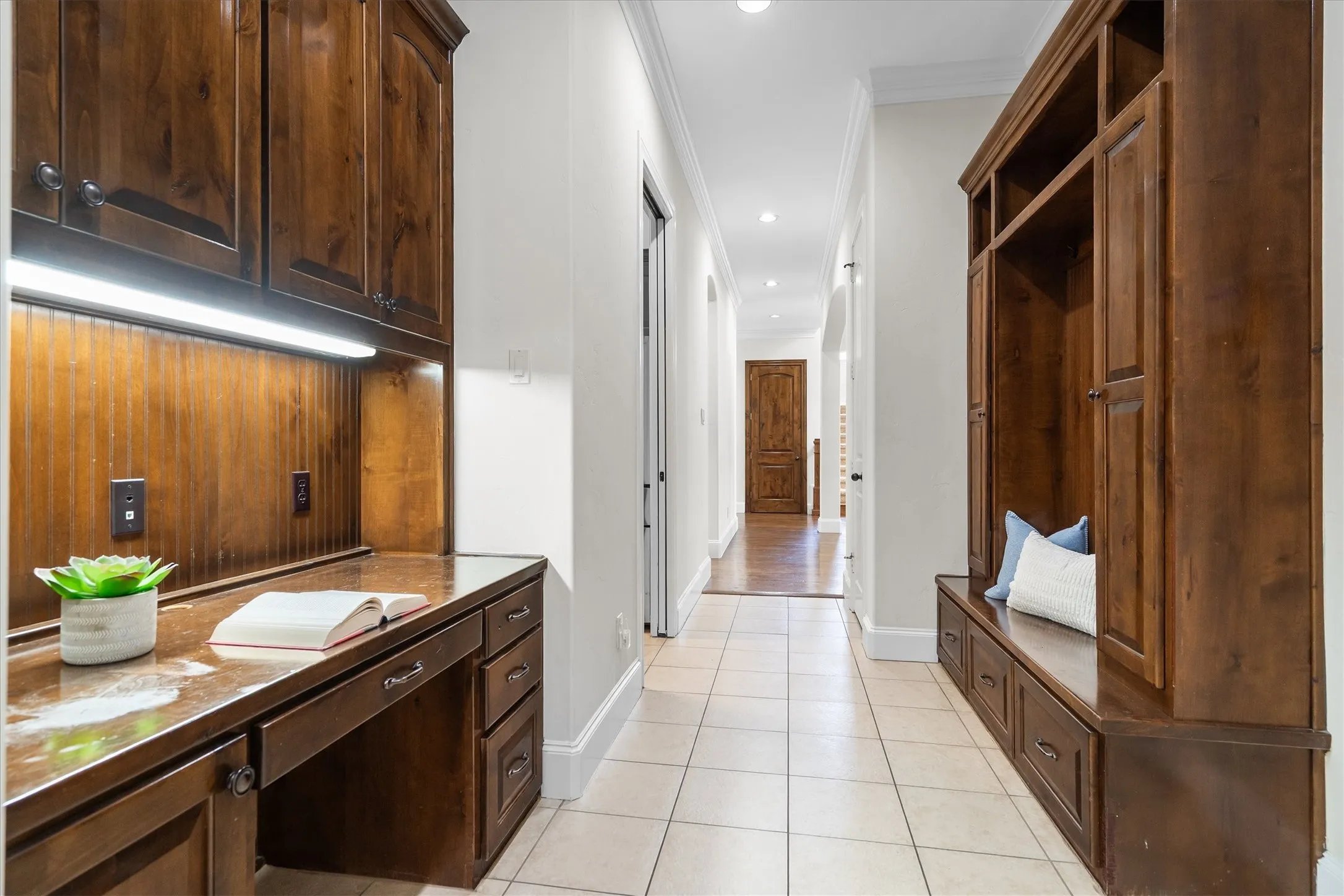 Single Family Residence For Sale in Denton County , 3225 Clubview Drive, Denton, Texas 76226, 4 Bedroom, 4 Bathroom, 3 Garage spaces, 4,040 Sqft, built in 2008, mls#21206596, Real Estate Agent in Denton, Homes For Sale in Denton county, Homes For Sale in Denton, Realtor in Denton Texas, Real Estate Brokerage Independent Realty Texas, Luminita Cordes Realtor