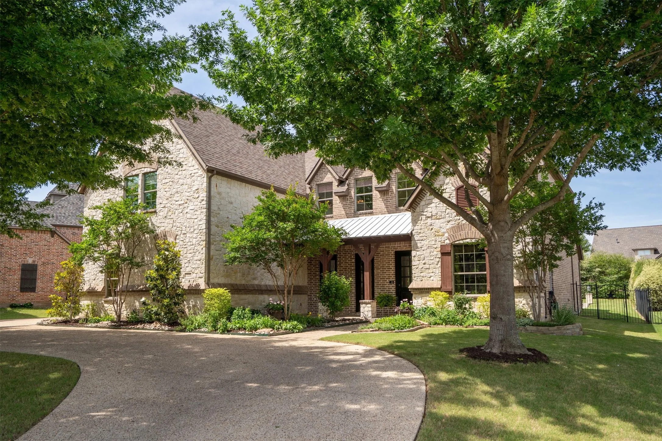 Single Family Residence For Sale in Denton County , 3225 Clubview Drive, Denton, Texas 76226, 4 Bedroom, 4 Bathroom, 3 Garage spaces, 4,040 Sqft, built in 2008, mls#21206596, Real Estate Agent in Denton, Homes For Sale in Denton county, Homes For Sale in Denton, Realtor in Denton Texas, Real Estate Brokerage Independent Realty Texas, Luminita Cordes Realtor