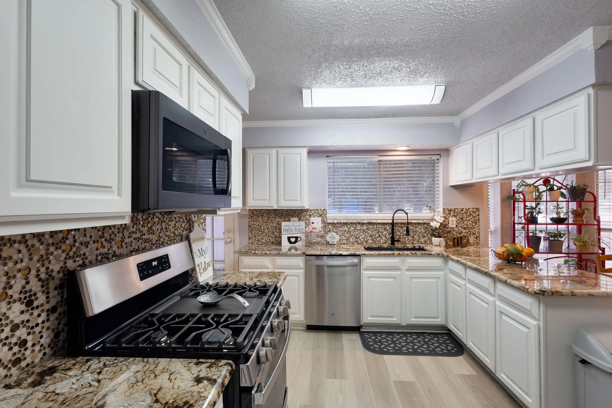 Single Family Residence For Sale in Tarrant County , 7333 Mesa Verde Trail, Fort Worth, Texas 76137, 5 Bedroom, 3 Bathroom, 2 Garage spaces, 2,478 Sqft, built in 1990, mls#21242525, Real Estate Agent in Fort Worth, Homes For Sale in Tarrant county, Homes For Sale in Fort Worth, Realtor in Fort Worth Texas, Real Estate Brokerage Independent Realty Texas, Luminita Cordes Realtor