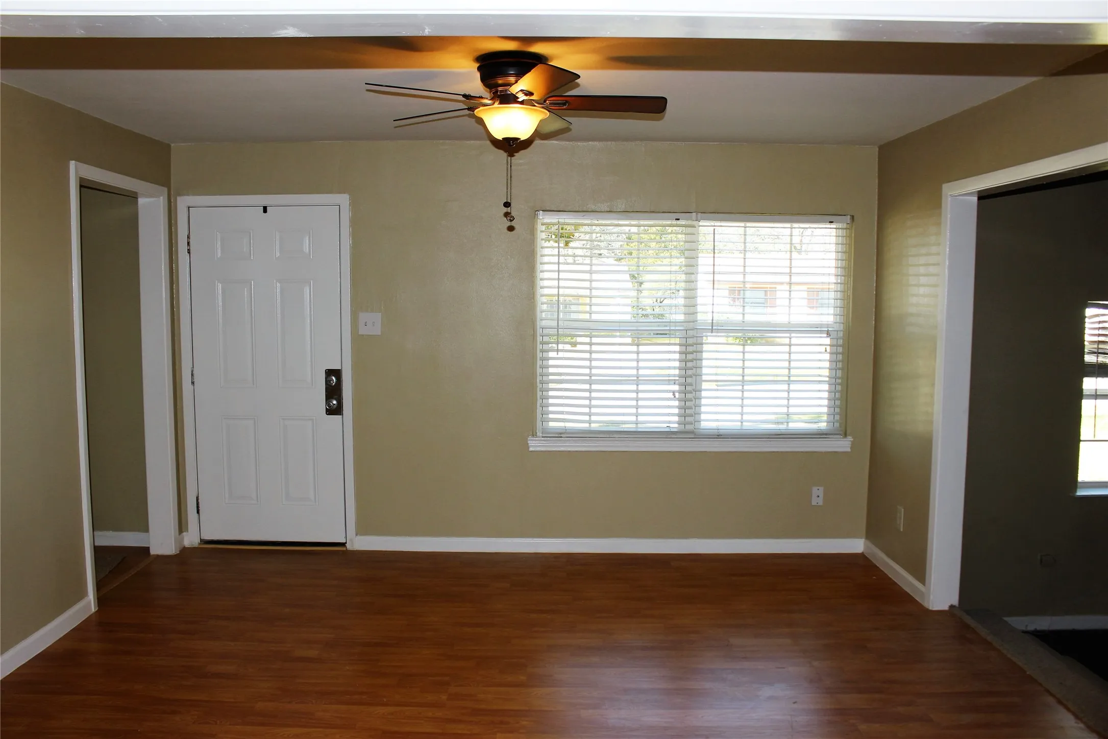 Single Family Residence For Rent in Dallas County , 12028 Hoblitzelle Drive, Dallas, Texas 75243, 3 Bedroom, 1 Bathroom, Garage spaces, 1,182 Sqft, built in 1954, mls#21263407, Real Estate Agent in Dallas, Homes For Rent in Dallas county, Homes For Rent in Dallas, Realtor in Dallas Texas, Real Estate Brokerage Independent Realty Texas, Luminita Cordes Realtor