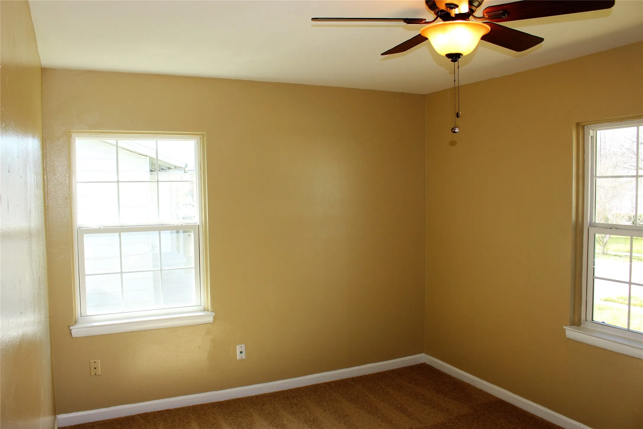 Single Family Residence For Rent in Dallas County , 12028 Hoblitzelle Drive, Dallas, Texas 75243, 3 Bedroom, 1 Bathroom, Garage spaces, 1,182 Sqft, built in 1954, mls#21263407, Real Estate Agent in Dallas, Homes For Rent in Dallas county, Homes For Rent in Dallas, Realtor in Dallas Texas, Real Estate Brokerage Independent Realty Texas, Luminita Cordes Realtor