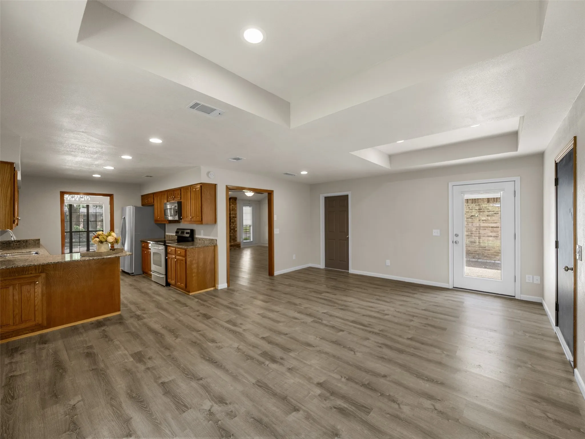 Single Family Residence For Sale in Collin County , 4100 Emerson Drive, Plano, Texas 75093, 3 Bedroom, 2 Bathroom, 2 Garage spaces, 1,917 Sqft, built in 1983, mls#21263180, Real Estate Agent in Plano, Homes For Sale in Collin county, Homes For Sale in Plano, Realtor in Plano Texas, Real Estate Brokerage Independent Realty Texas, Luminita Cordes Realtor