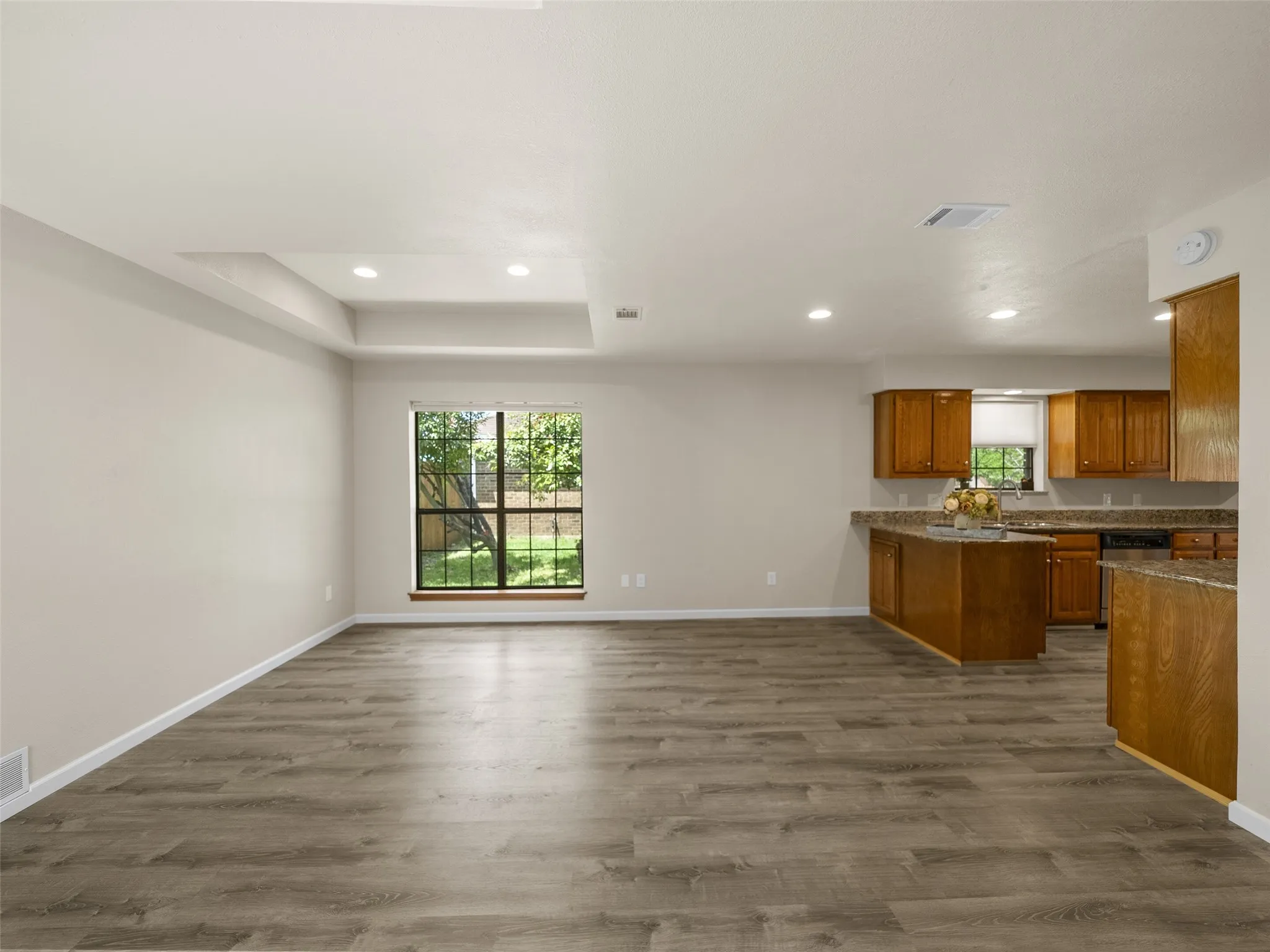 Single Family Residence For Sale in Collin County , 4100 Emerson Drive, Plano, Texas 75093, 3 Bedroom, 2 Bathroom, 2 Garage spaces, 1,917 Sqft, built in 1983, mls#21263180, Real Estate Agent in Plano, Homes For Sale in Collin county, Homes For Sale in Plano, Realtor in Plano Texas, Real Estate Brokerage Independent Realty Texas, Luminita Cordes Realtor