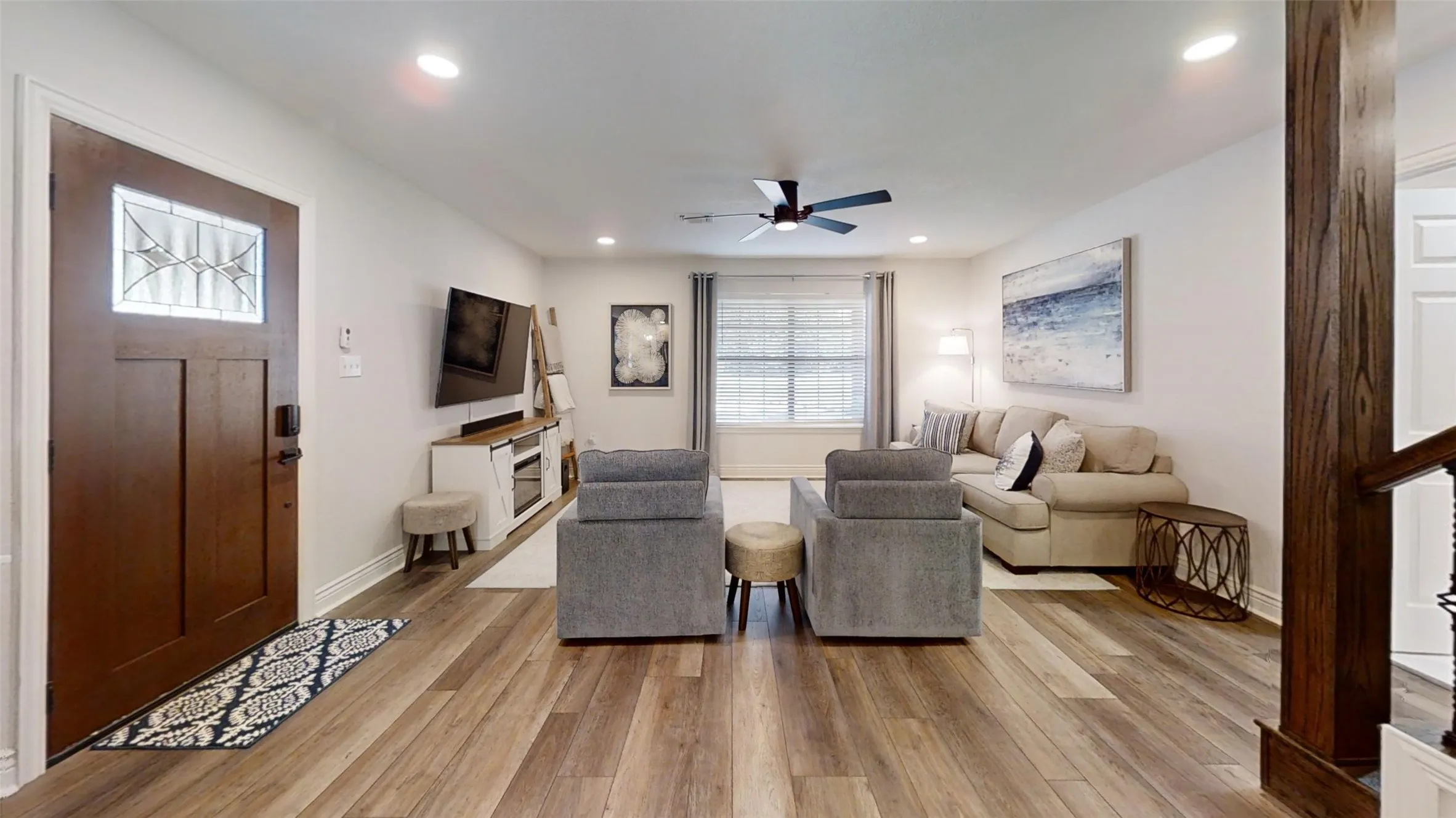 Single Family Residence For Sale in Hood County , 1425 Blackhawk Circle, Granbury, Texas 76048, 3 Bedroom, 2 Bathroom, Garage spaces, 2,000 Sqft, built in 1986, mls#21260887, Real Estate Agent in Granbury, Homes For Sale in Hood county, Homes For Sale in Granbury, Realtor in Granbury Texas, Real Estate Brokerage Independent Realty Texas, Luminita Cordes Realtor