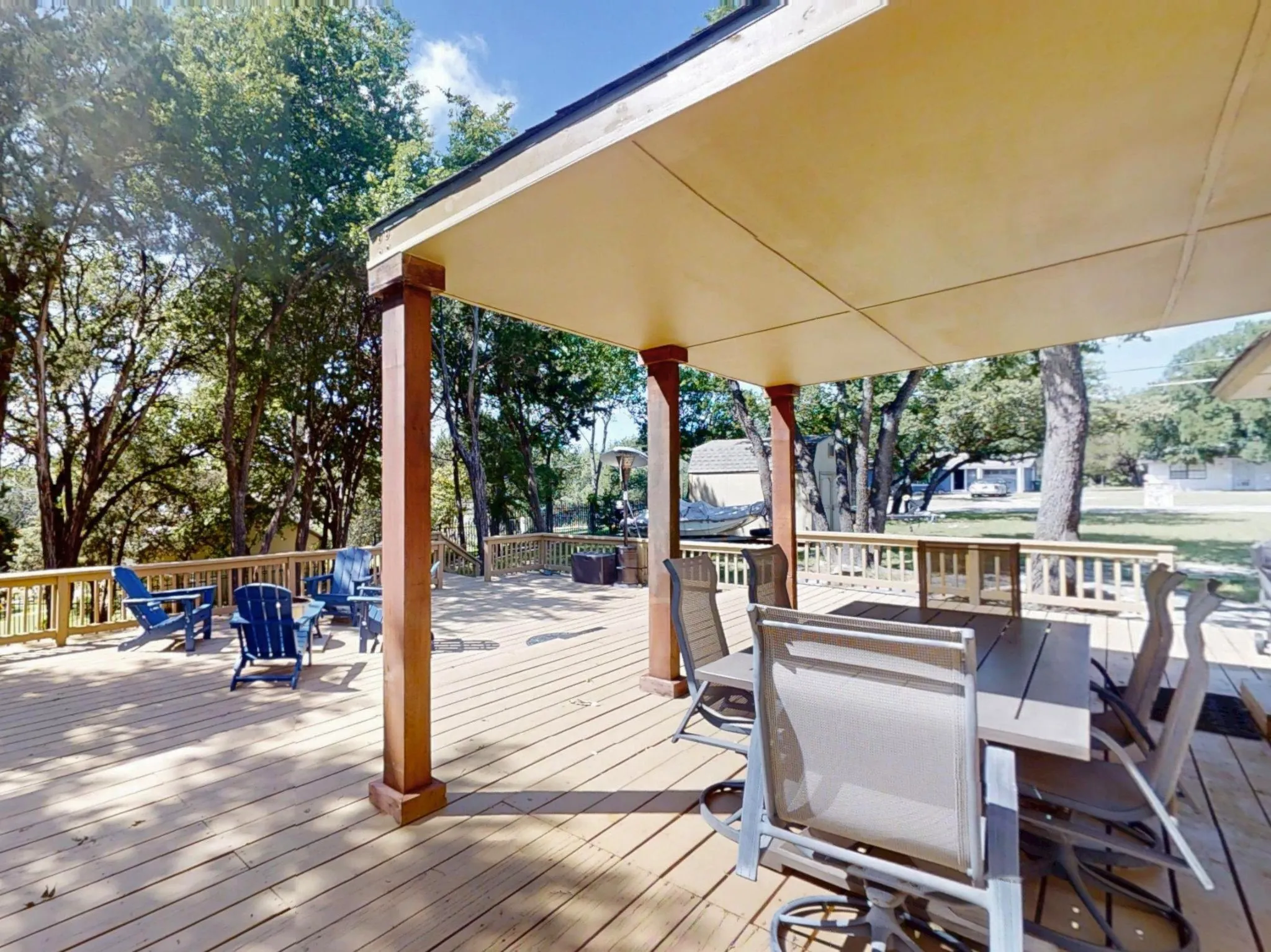 Single Family Residence For Sale in Hood County , 1425 Blackhawk Circle, Granbury, Texas 76048, 3 Bedroom, 2 Bathroom, Garage spaces, 2,000 Sqft, built in 1986, mls#21260887, Real Estate Agent in Granbury, Homes For Sale in Hood county, Homes For Sale in Granbury, Realtor in Granbury Texas, Real Estate Brokerage Independent Realty Texas, Luminita Cordes Realtor