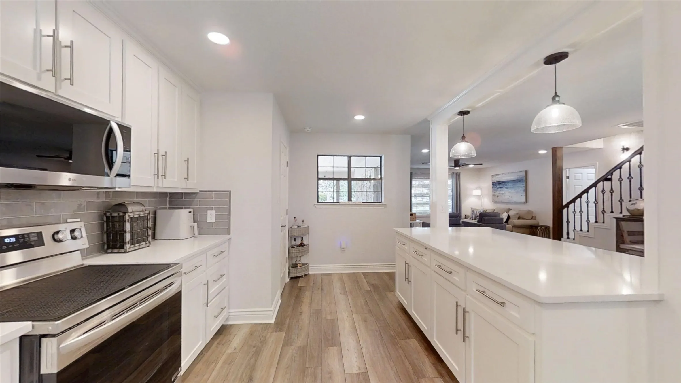 Single Family Residence For Sale in Hood County , 1425 Blackhawk Circle, Granbury, Texas 76048, 3 Bedroom, 2 Bathroom, Garage spaces, 2,000 Sqft, built in 1986, mls#21260887, Real Estate Agent in Granbury, Homes For Sale in Hood county, Homes For Sale in Granbury, Realtor in Granbury Texas, Real Estate Brokerage Independent Realty Texas, Luminita Cordes Realtor