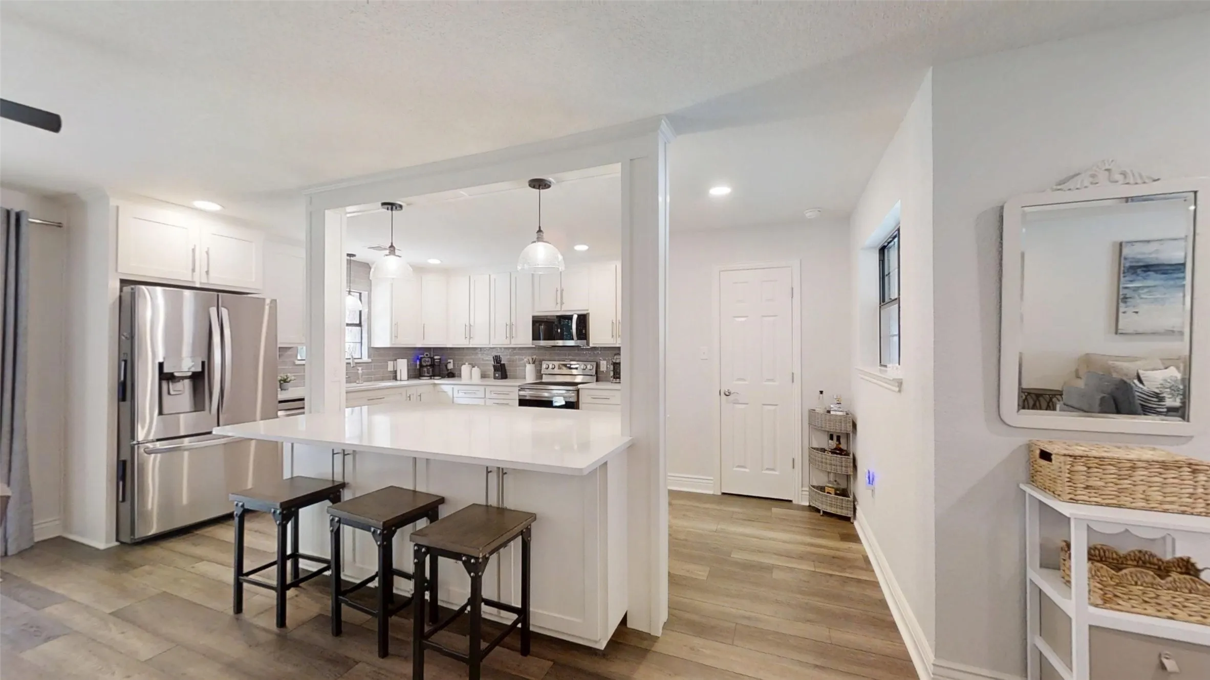 Single Family Residence For Sale in Hood County , 1425 Blackhawk Circle, Granbury, Texas 76048, 3 Bedroom, 2 Bathroom, Garage spaces, 2,000 Sqft, built in 1986, mls#21260887, Real Estate Agent in Granbury, Homes For Sale in Hood county, Homes For Sale in Granbury, Realtor in Granbury Texas, Real Estate Brokerage Independent Realty Texas, Luminita Cordes Realtor