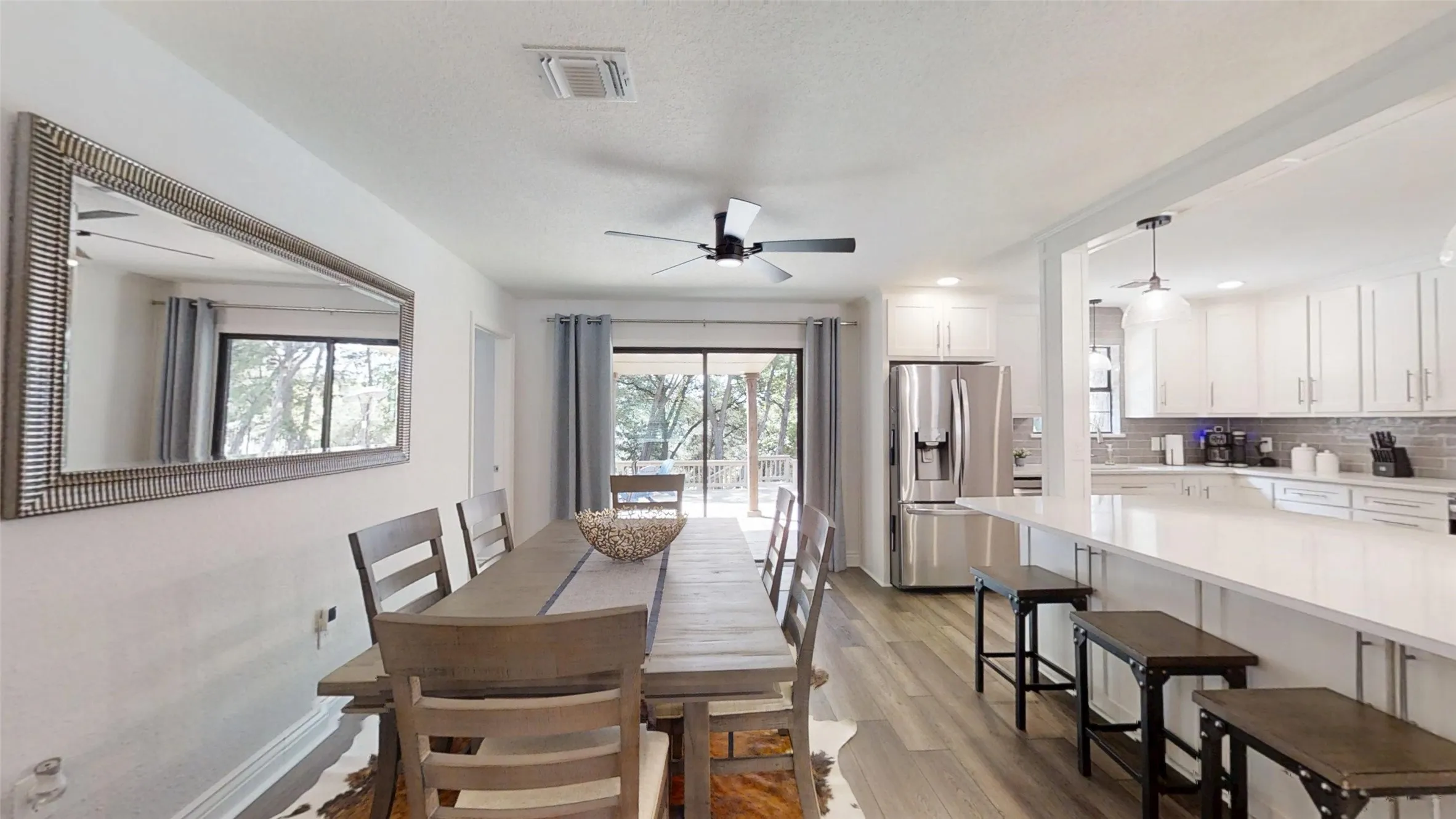 Single Family Residence For Sale in Hood County , 1425 Blackhawk Circle, Granbury, Texas 76048, 3 Bedroom, 2 Bathroom, Garage spaces, 2,000 Sqft, built in 1986, mls#21260887, Real Estate Agent in Granbury, Homes For Sale in Hood county, Homes For Sale in Granbury, Realtor in Granbury Texas, Real Estate Brokerage Independent Realty Texas, Luminita Cordes Realtor