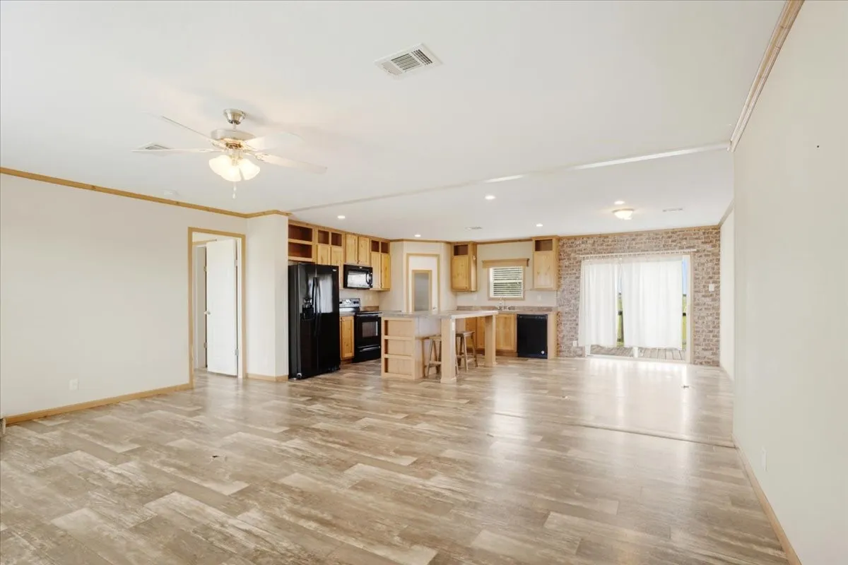 Mobile Home For Sale in Hunt County , 8791 County Road 1143, Celeste, Texas 75423, 3 Bedroom, 2 Bathroom, Garage spaces, 1,792 Sqft, built in 2018, mls#21262682, Real Estate Agent in Celeste, Homes For Sale in Hunt county, Homes For Sale in Celeste, Realtor in Celeste Texas, Real Estate Brokerage Independent Realty Texas, Luminita Cordes Realtor