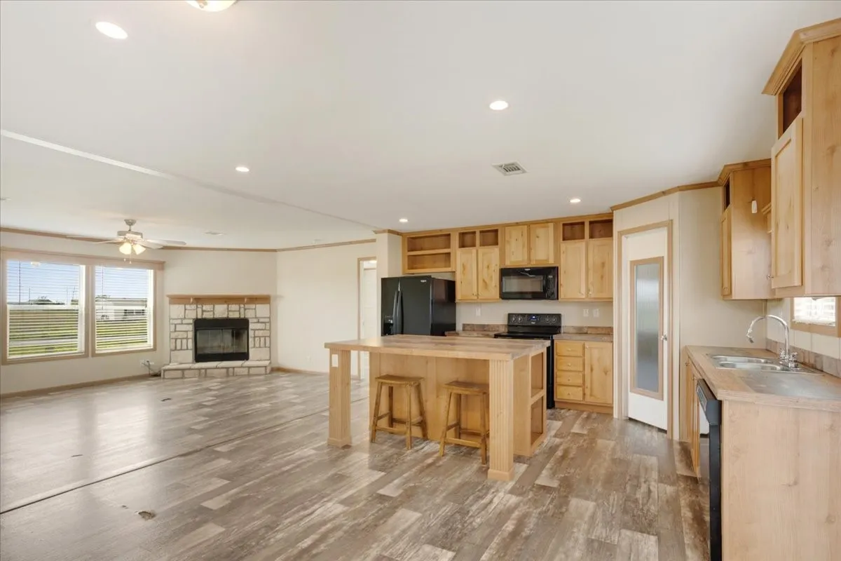Mobile Home For Sale in Hunt County , 8791 County Road 1143, Celeste, Texas 75423, 3 Bedroom, 2 Bathroom, Garage spaces, 1,792 Sqft, built in 2018, mls#21262682, Real Estate Agent in Celeste, Homes For Sale in Hunt county, Homes For Sale in Celeste, Realtor in Celeste Texas, Real Estate Brokerage Independent Realty Texas, Luminita Cordes Realtor