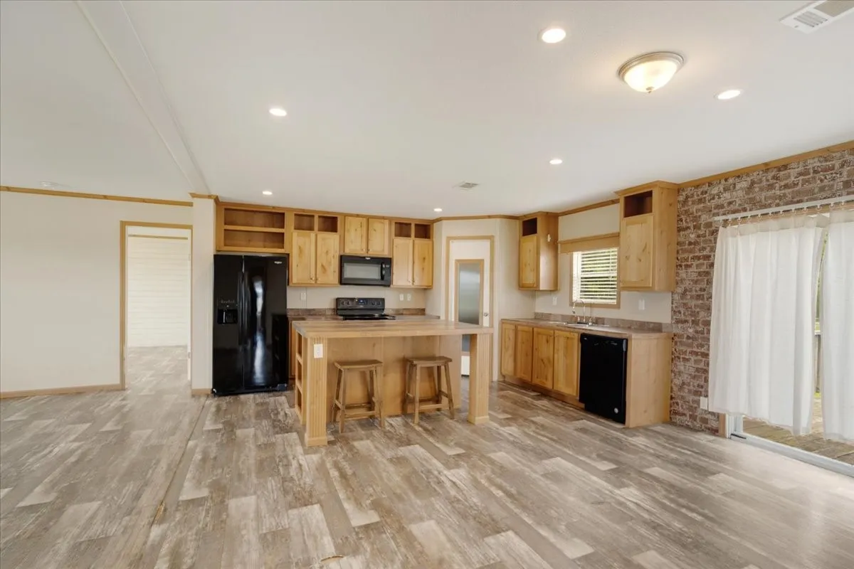 Mobile Home For Sale in Hunt County , 8791 County Road 1143, Celeste, Texas 75423, 3 Bedroom, 2 Bathroom, Garage spaces, 1,792 Sqft, built in 2018, mls#21262682, Real Estate Agent in Celeste, Homes For Sale in Hunt county, Homes For Sale in Celeste, Realtor in Celeste Texas, Real Estate Brokerage Independent Realty Texas, Luminita Cordes Realtor