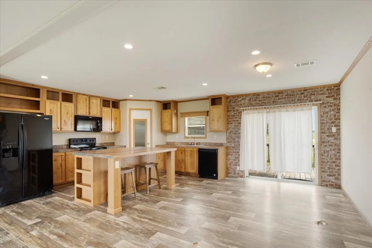 Mobile Home For Sale in Hunt County , 8791 County Road 1143, Celeste, Texas 75423, 3 Bedroom, 2 Bathroom, Garage spaces, 1,792 Sqft, built in 2018, mls#21262682, Real Estate Agent in Celeste, Homes For Sale in Hunt county, Homes For Sale in Celeste, Realtor in Celeste Texas, Real Estate Brokerage Independent Realty Texas, Luminita Cordes Realtor