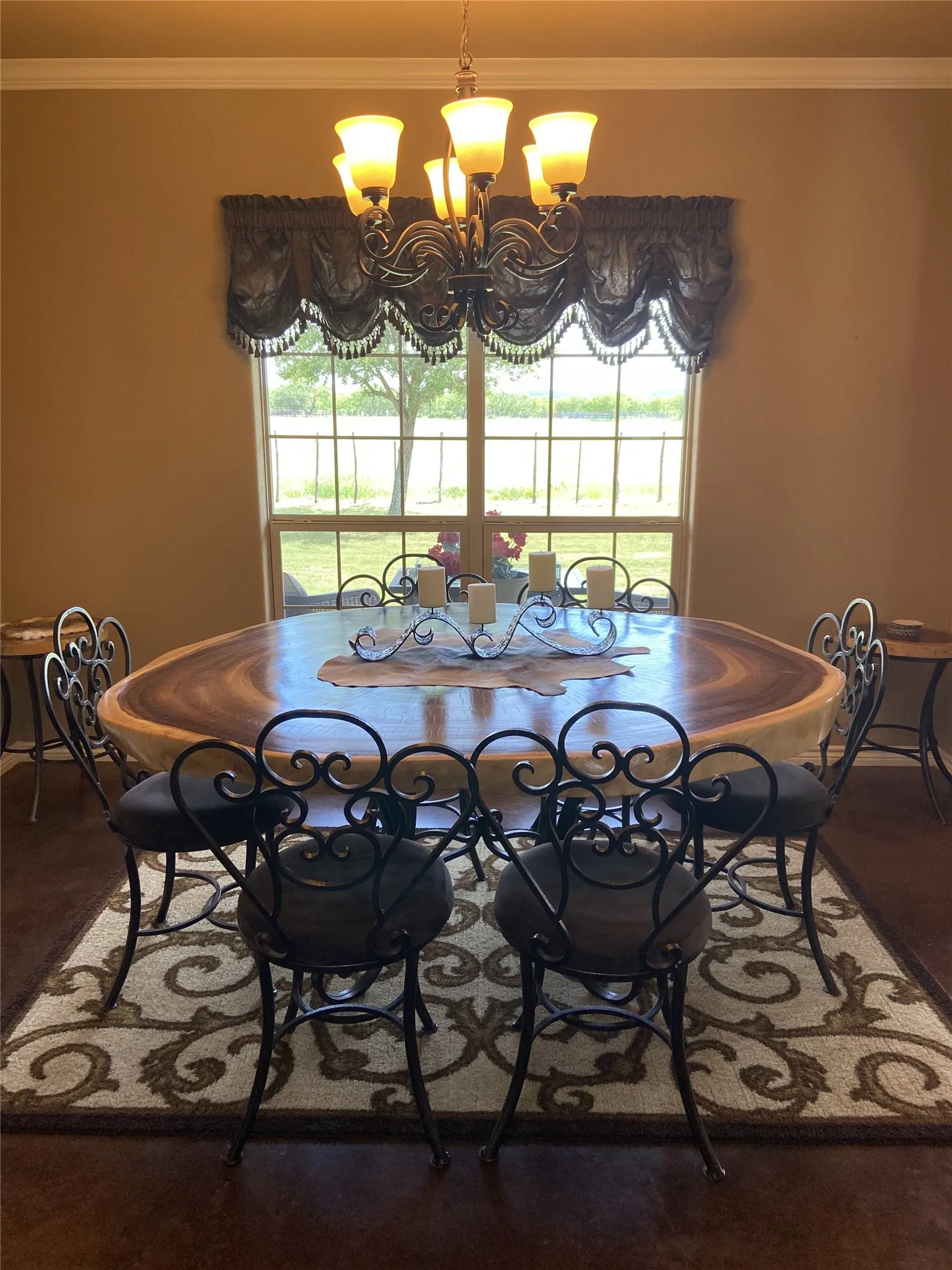 Dining room with double entry