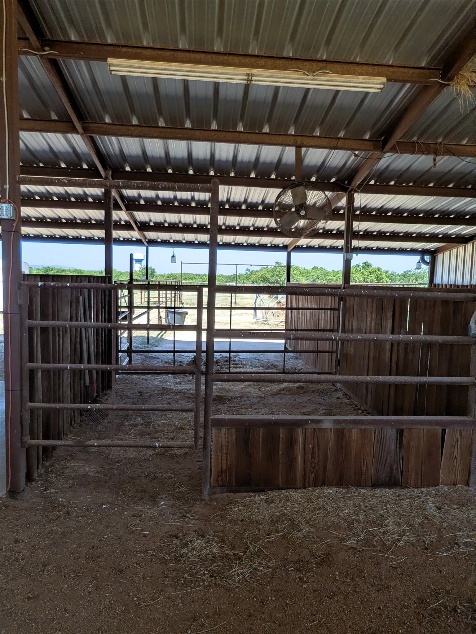 Nice large stalls with pipe runs