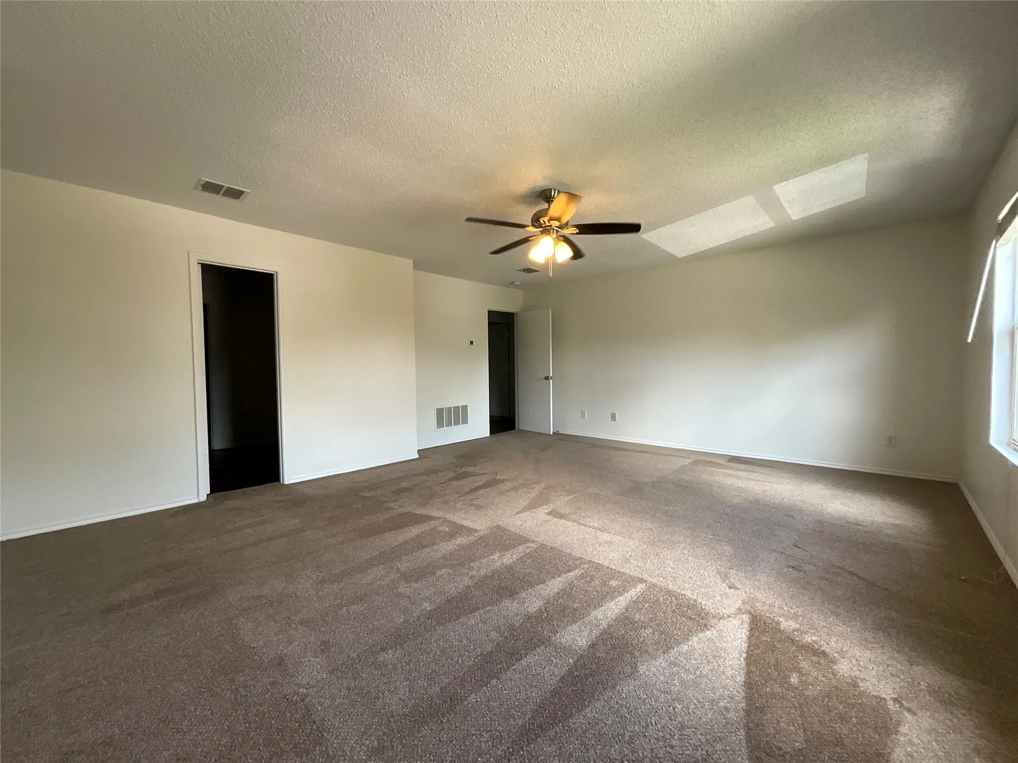 Single Family Residence For Sale in Denton County , 2233 Chestnut Drive, Little Elm, Texas 75068, 3 Bedroom, 3 Bathroom, 2 Garage spaces, 2,318 Sqft, built in 1999, mls#21263445, Real Estate Agent in Little Elm, Homes For Sale in Denton county, Homes For Sale in Little Elm, Realtor in Little Elm Texas, Real Estate Brokerage Independent Realty Texas, Luminita Cordes Realtor