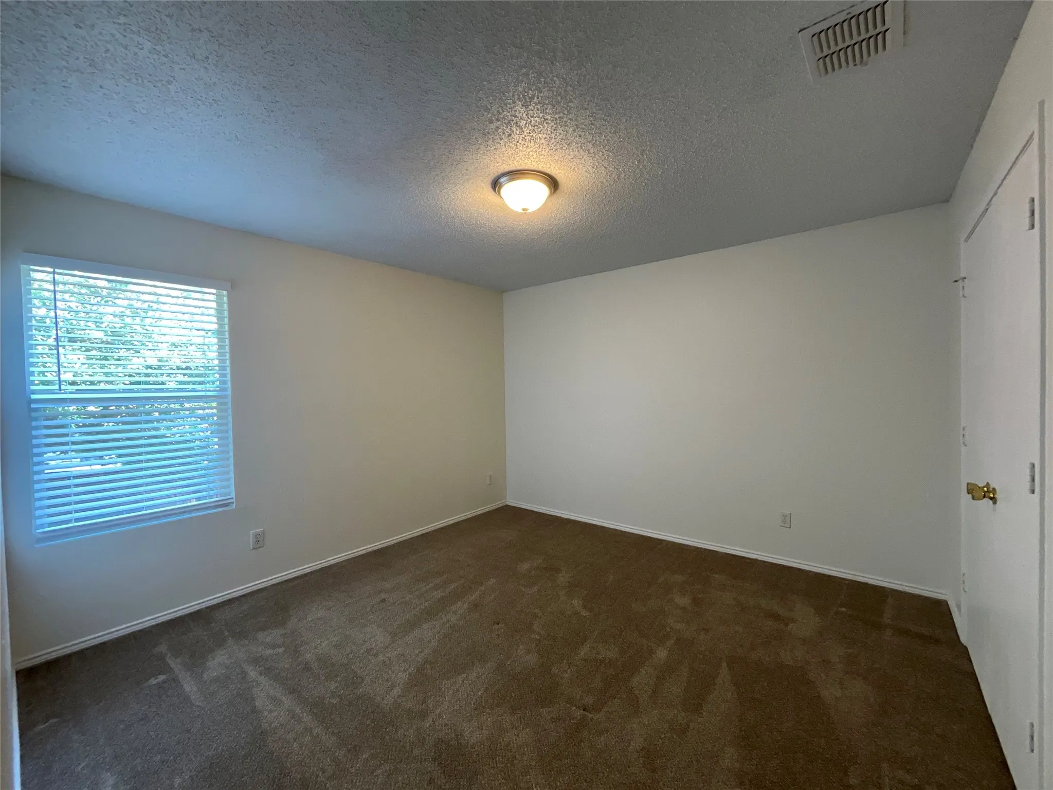 Single Family Residence For Sale in Denton County , 2233 Chestnut Drive, Little Elm, Texas 75068, 3 Bedroom, 3 Bathroom, 2 Garage spaces, 2,318 Sqft, built in 1999, mls#21263445, Real Estate Agent in Little Elm, Homes For Sale in Denton county, Homes For Sale in Little Elm, Realtor in Little Elm Texas, Real Estate Brokerage Independent Realty Texas, Luminita Cordes Realtor