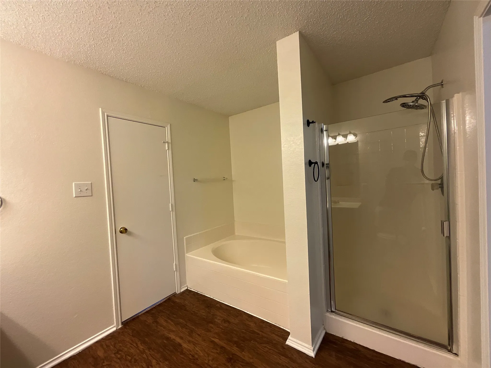 Single Family Residence For Sale in Denton County , 2233 Chestnut Drive, Little Elm, Texas 75068, 3 Bedroom, 3 Bathroom, 2 Garage spaces, 2,318 Sqft, built in 1999, mls#21263445, Real Estate Agent in Little Elm, Homes For Sale in Denton county, Homes For Sale in Little Elm, Realtor in Little Elm Texas, Real Estate Brokerage Independent Realty Texas, Luminita Cordes Realtor