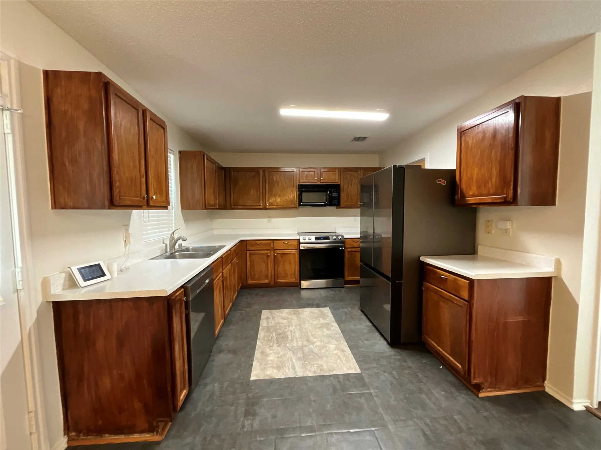 Single Family Residence For Sale in Denton County , 2233 Chestnut Drive, Little Elm, Texas 75068, 3 Bedroom, 3 Bathroom, 2 Garage spaces, 2,318 Sqft, built in 1999, mls#21263445, Real Estate Agent in Little Elm, Homes For Sale in Denton county, Homes For Sale in Little Elm, Realtor in Little Elm Texas, Real Estate Brokerage Independent Realty Texas, Luminita Cordes Realtor