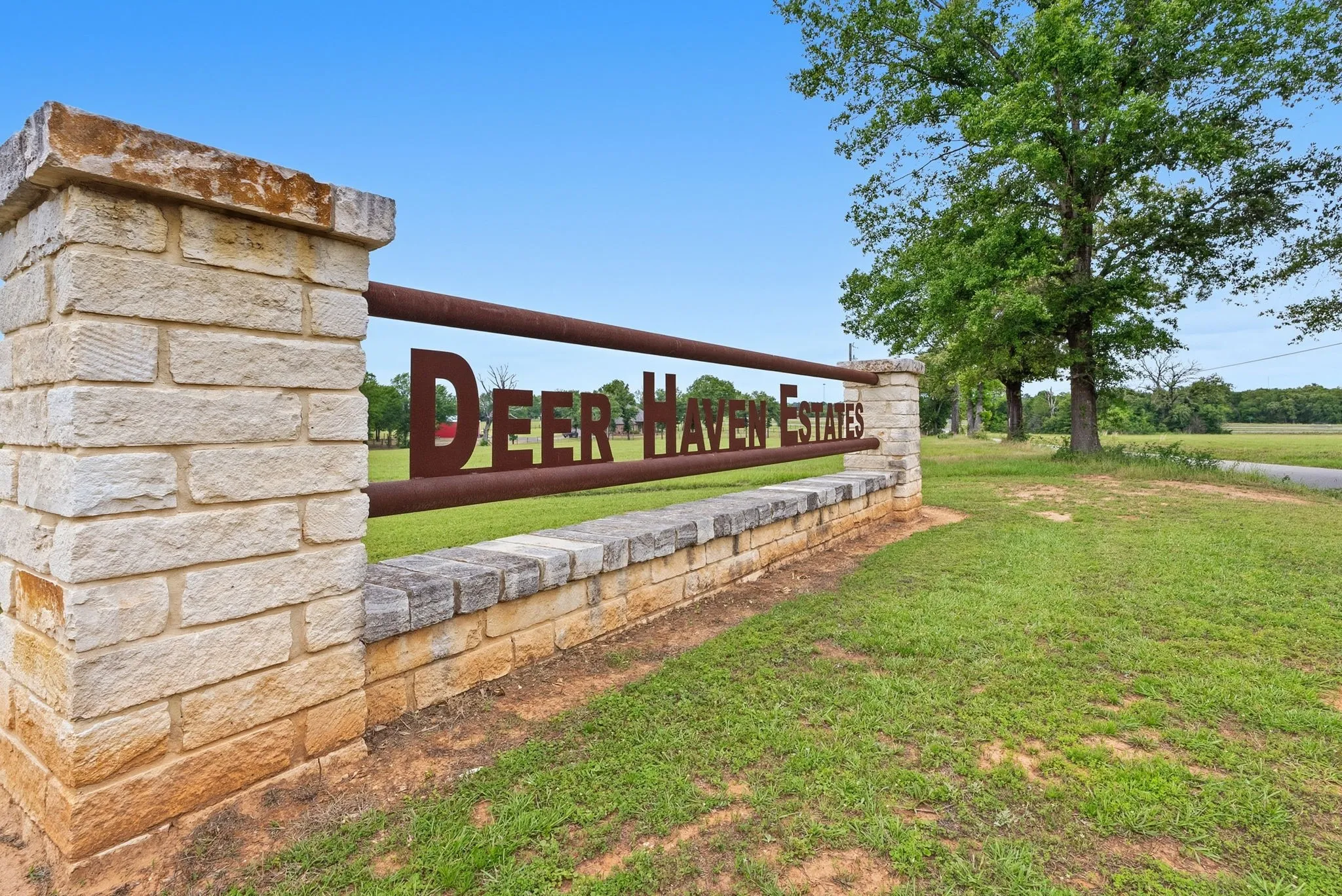 Improved Land For Sale in Smith County , Lot 4 Deer Haven Road, Tyler, Texas 75703, 0, 0, Garage spaces, 0 Sqft, built in 0, Price $159,500, mls#21262243, Real Estate Agent in Tyler, Homes For Sale in Smith county, Homes For Sale in Tyler, Realtor in Tyler Texas, Real Estate Brokerage Independent Realty Texas, Luminita Cordes Realtor