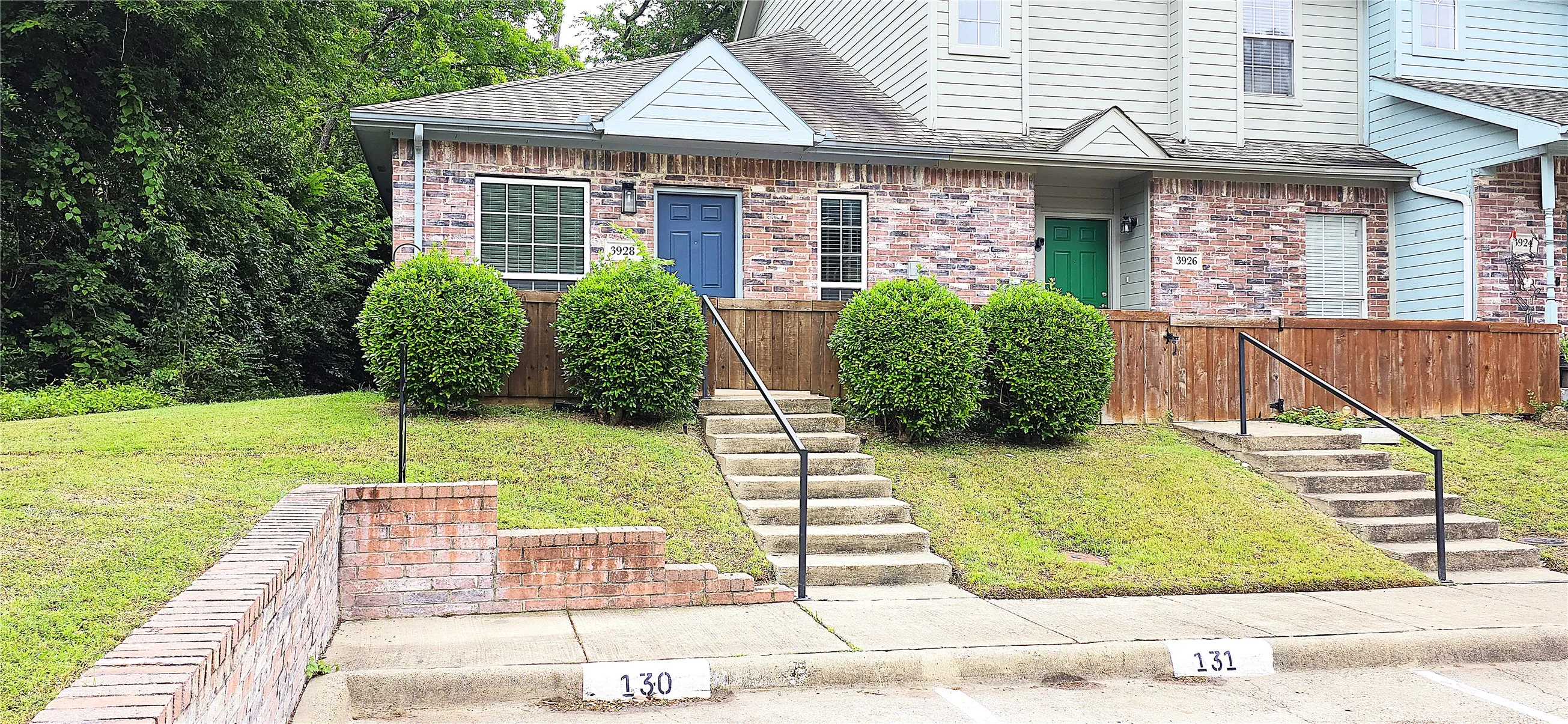 Townhouse For Sale in Dallas County , 3928 Brandon Park Drive, Garland, Texas 75044, 2 Bedrooms, 1 Bathroom, Garage spaces, 800 Sqft, built in 2000, Price $189,900, mls#21260256, Real Estate Agent in Garland, Homes For Sale in Dallas county, Homes For Sale in Garland, Realtor in Garland Texas, Real Estate Brokerage Independent Realty Texas, Luminita Cordes Realtor