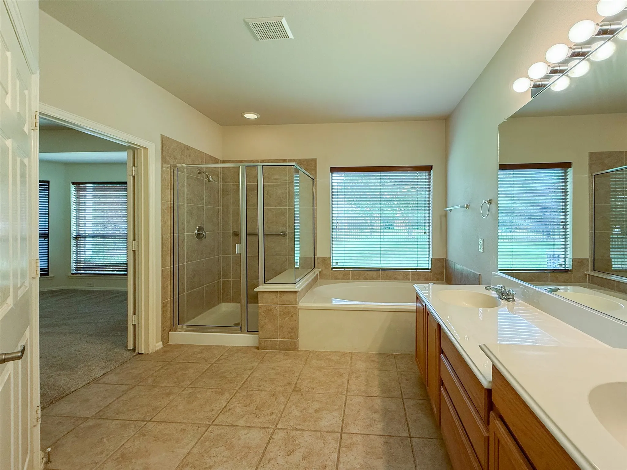 Single Family Residence For Sale in Denton County , 6820 Algarve Drive, Denton, Texas 76210, 3 Bedroom, 2 Bathroom, 2 Garage spaces, 2,015 Sqft, built in 2006, mls#21260841, Real Estate Agent in Denton, Homes For Sale in Denton county, Homes For Sale in Denton, Realtor in Denton Texas, Real Estate Brokerage Independent Realty Texas, Luminita Cordes Realtor