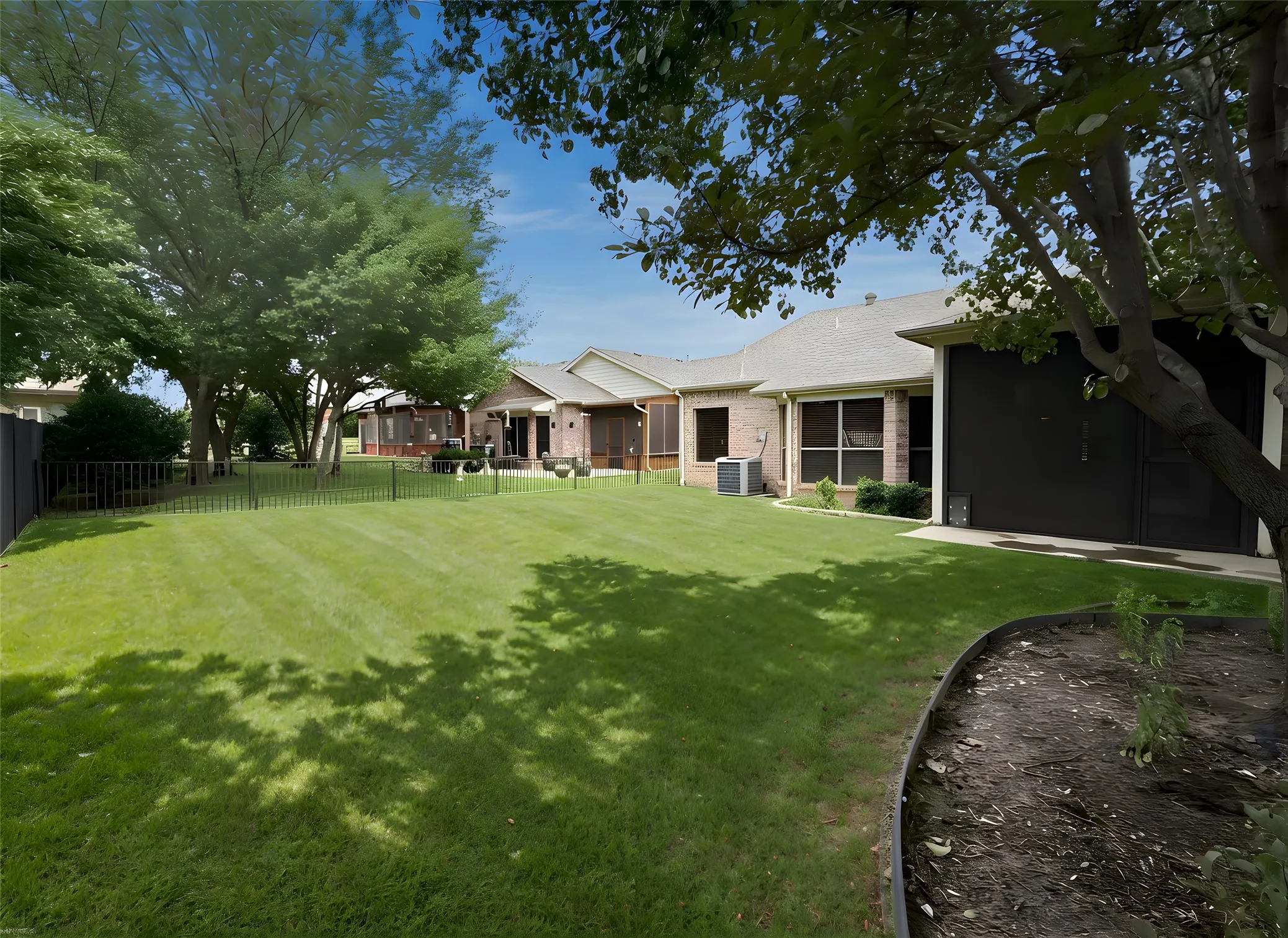 Single Family Residence For Sale in Denton County , 6820 Algarve Drive, Denton, Texas 76210, 3 Bedroom, 2 Bathroom, 2 Garage spaces, 2,015 Sqft, built in 2006, mls#21260841, Real Estate Agent in Denton, Homes For Sale in Denton county, Homes For Sale in Denton, Realtor in Denton Texas, Real Estate Brokerage Independent Realty Texas, Luminita Cordes Realtor