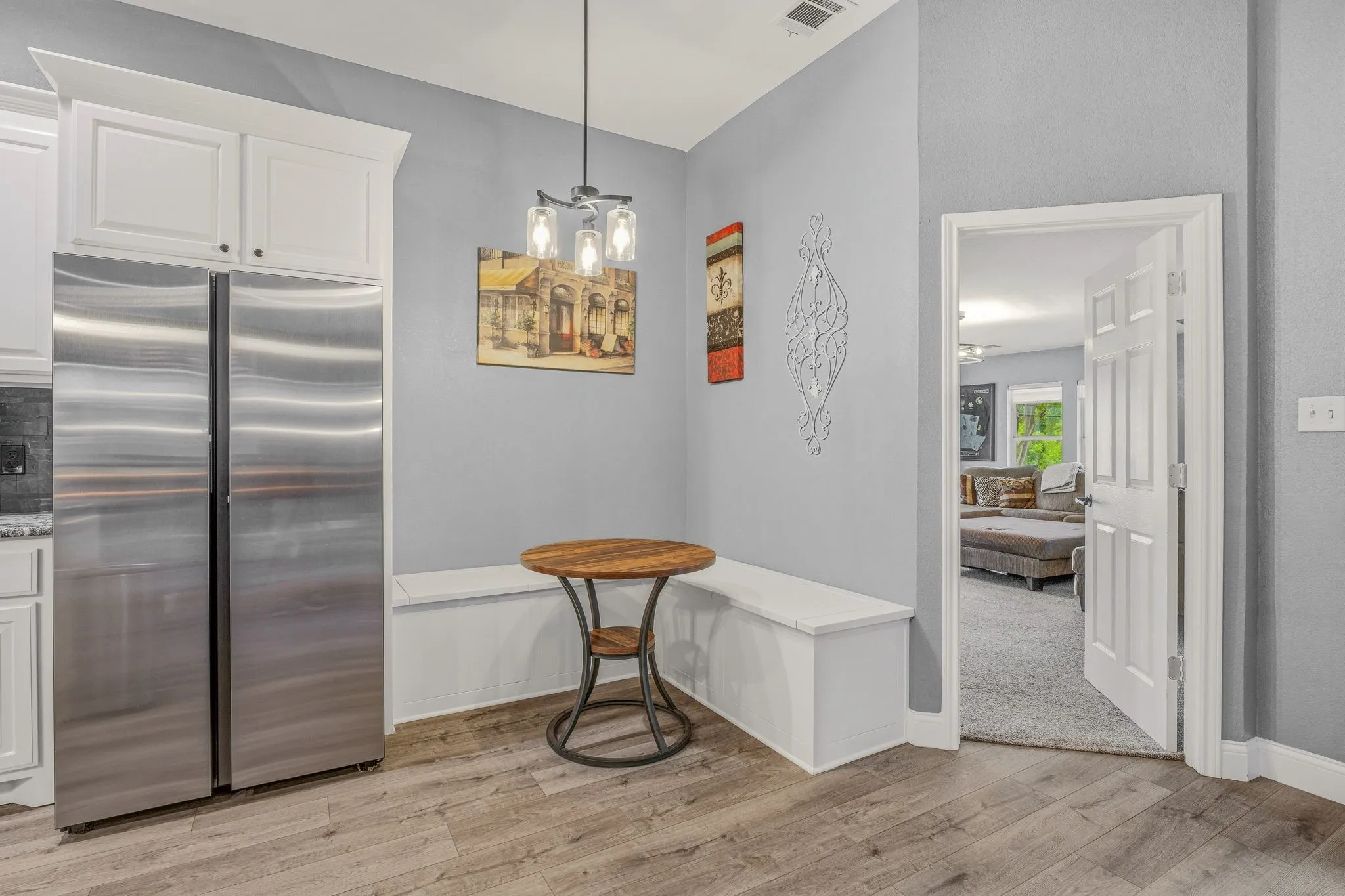 Single Family Residence For Sale in Hood County , 1914 Bentwater Parkway, Granbury, Texas 76049, 5 Bedroom, 5 Bathroom, 3 Garage spaces, 4,006 Sqft, built in 2005, mls#21262262, Real Estate Agent in Granbury, Homes For Sale in Hood county, Homes For Sale in Granbury, Realtor in Granbury Texas, Real Estate Brokerage Independent Realty Texas, Luminita Cordes Realtor