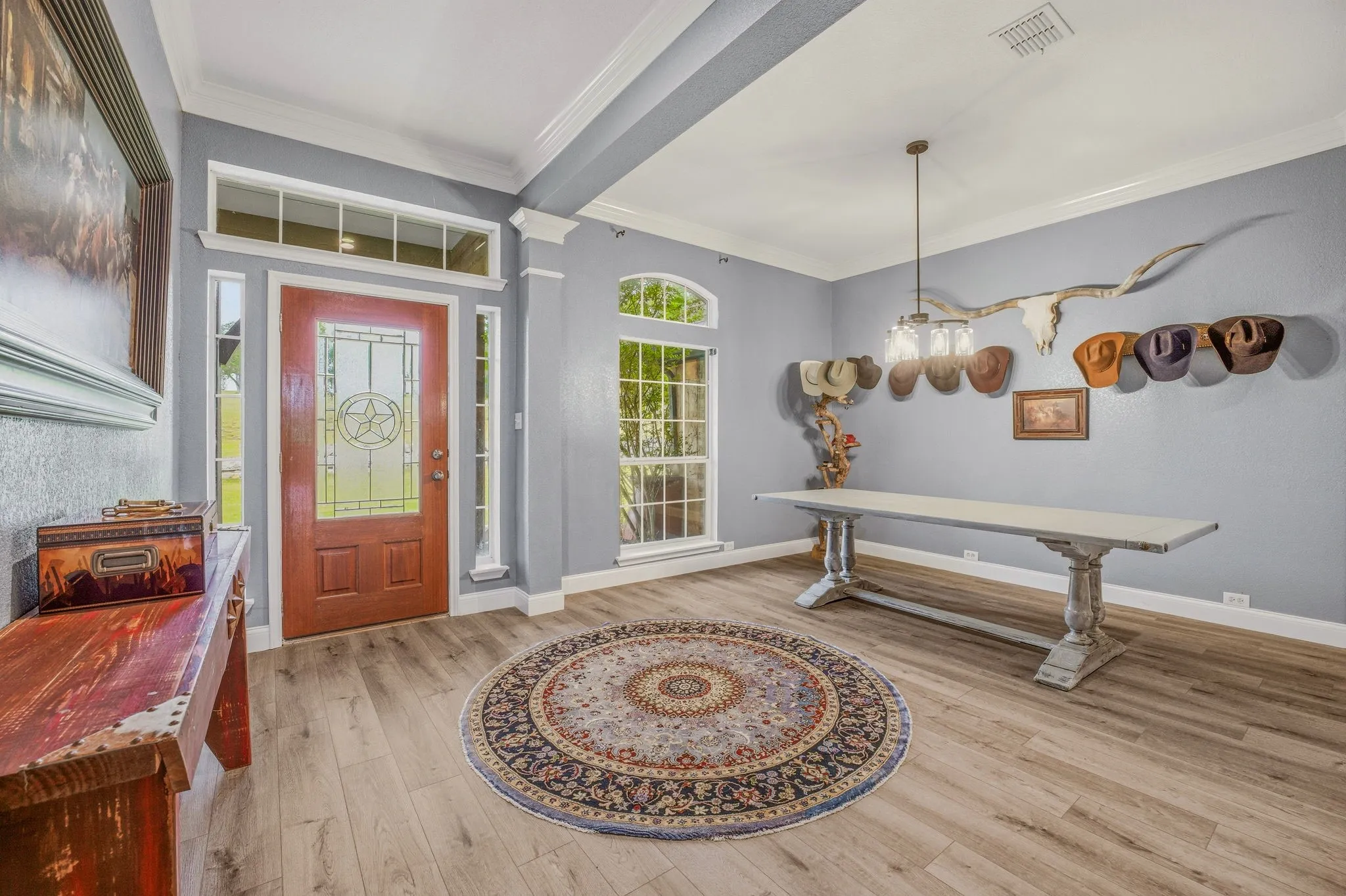 Single Family Residence For Sale in Hood County , 1914 Bentwater Parkway, Granbury, Texas 76049, 5 Bedroom, 5 Bathroom, 3 Garage spaces, 4,006 Sqft, built in 2005, mls#21262262, Real Estate Agent in Granbury, Homes For Sale in Hood county, Homes For Sale in Granbury, Realtor in Granbury Texas, Real Estate Brokerage Independent Realty Texas, Luminita Cordes Realtor