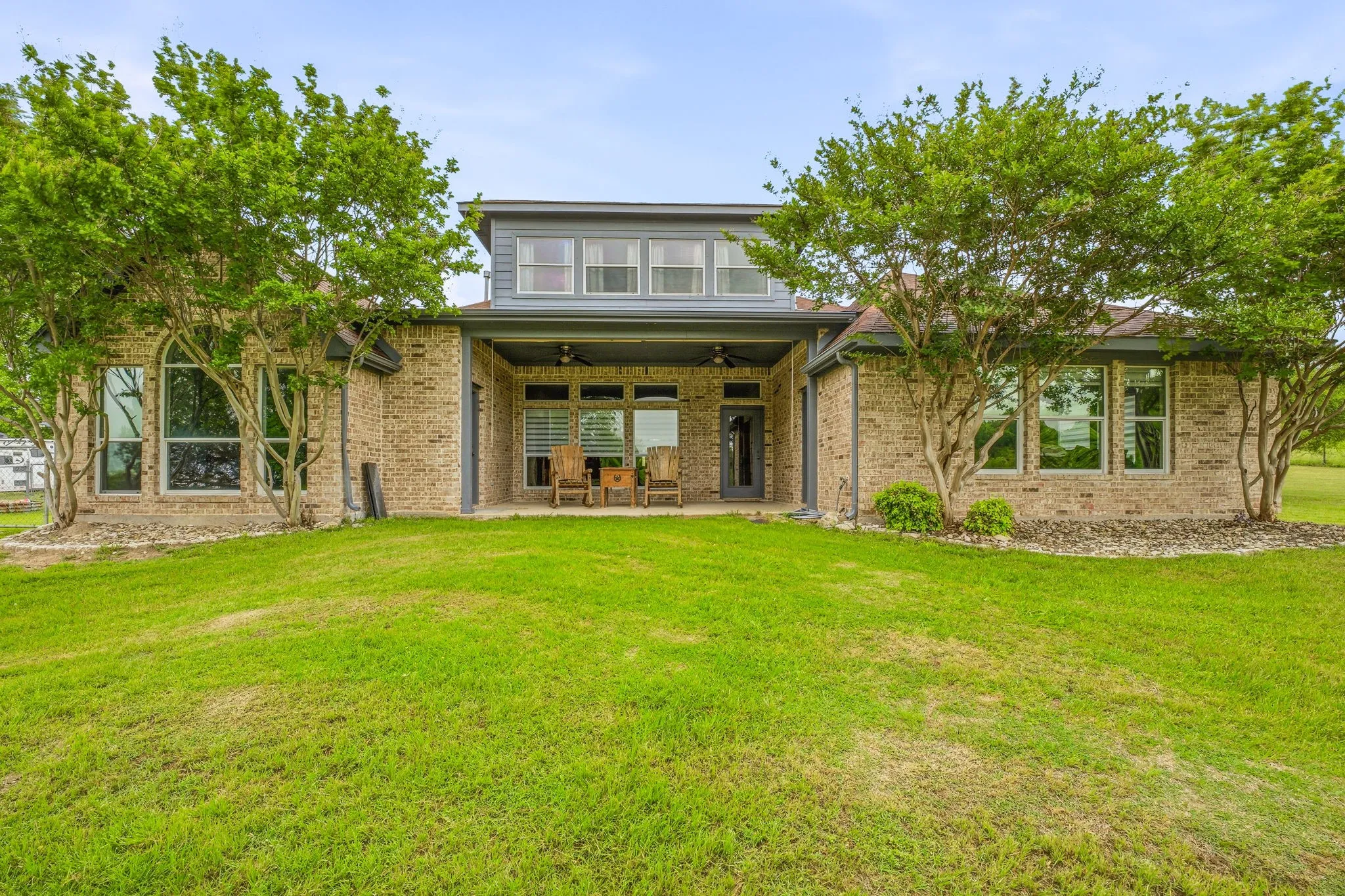 Single Family Residence For Sale in Hood County , 1914 Bentwater Parkway, Granbury, Texas 76049, 5 Bedroom, 5 Bathroom, 3 Garage spaces, 4,006 Sqft, built in 2005, mls#21262262, Real Estate Agent in Granbury, Homes For Sale in Hood county, Homes For Sale in Granbury, Realtor in Granbury Texas, Real Estate Brokerage Independent Realty Texas, Luminita Cordes Realtor