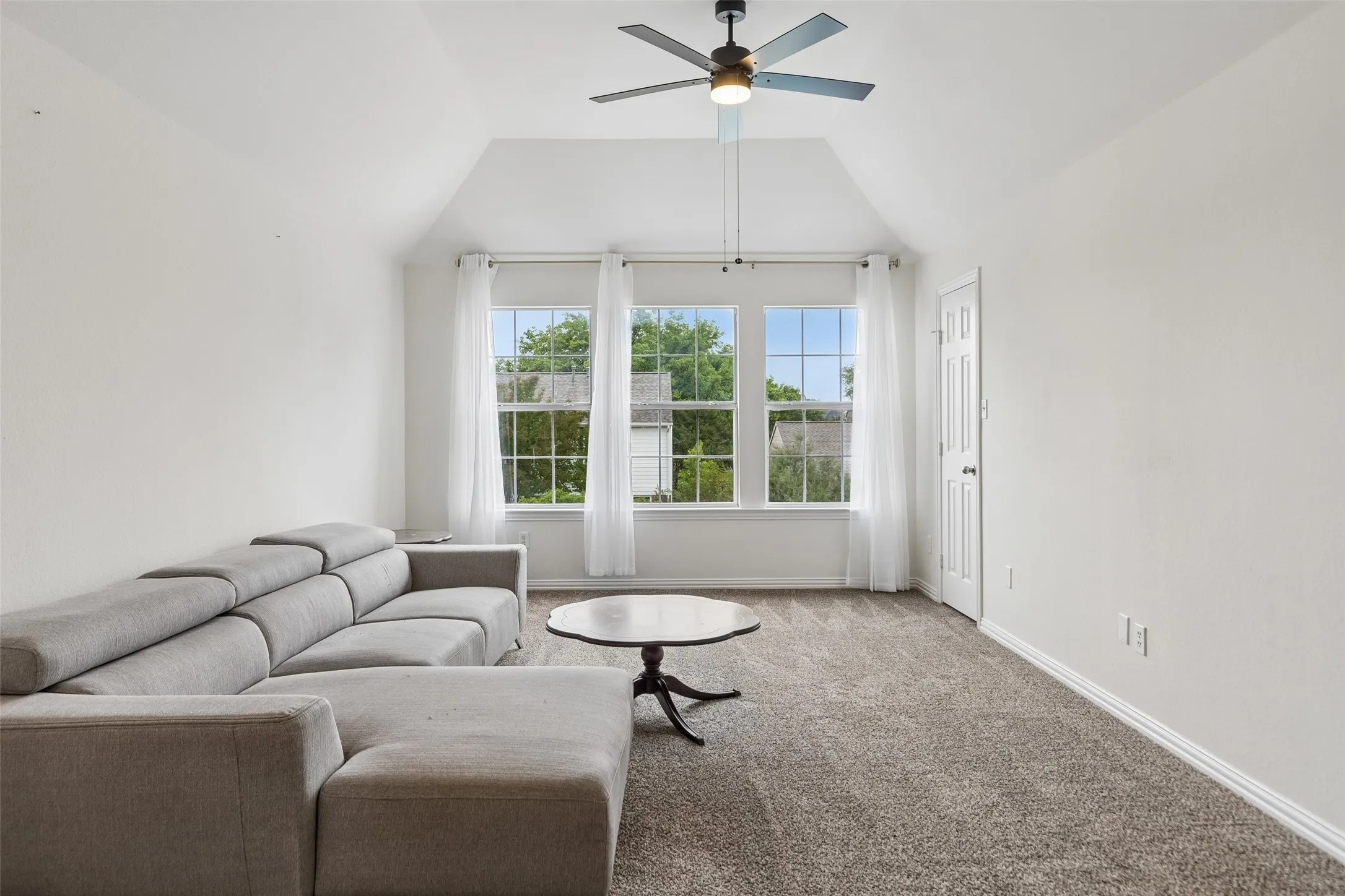 Single Family Residence For Sale in Collin County , 4021 Carmichael Drive, Plano, Texas 75024, 4 Bedroom, 3 Bathroom, 2 Garage spaces, 3,358 Sqft, built in 1993, mls#21256324, Real Estate Agent in Plano, Homes For Sale in Collin county, Homes For Sale in Plano, Realtor in Plano Texas, Real Estate Brokerage Independent Realty Texas, Luminita Cordes Realtor