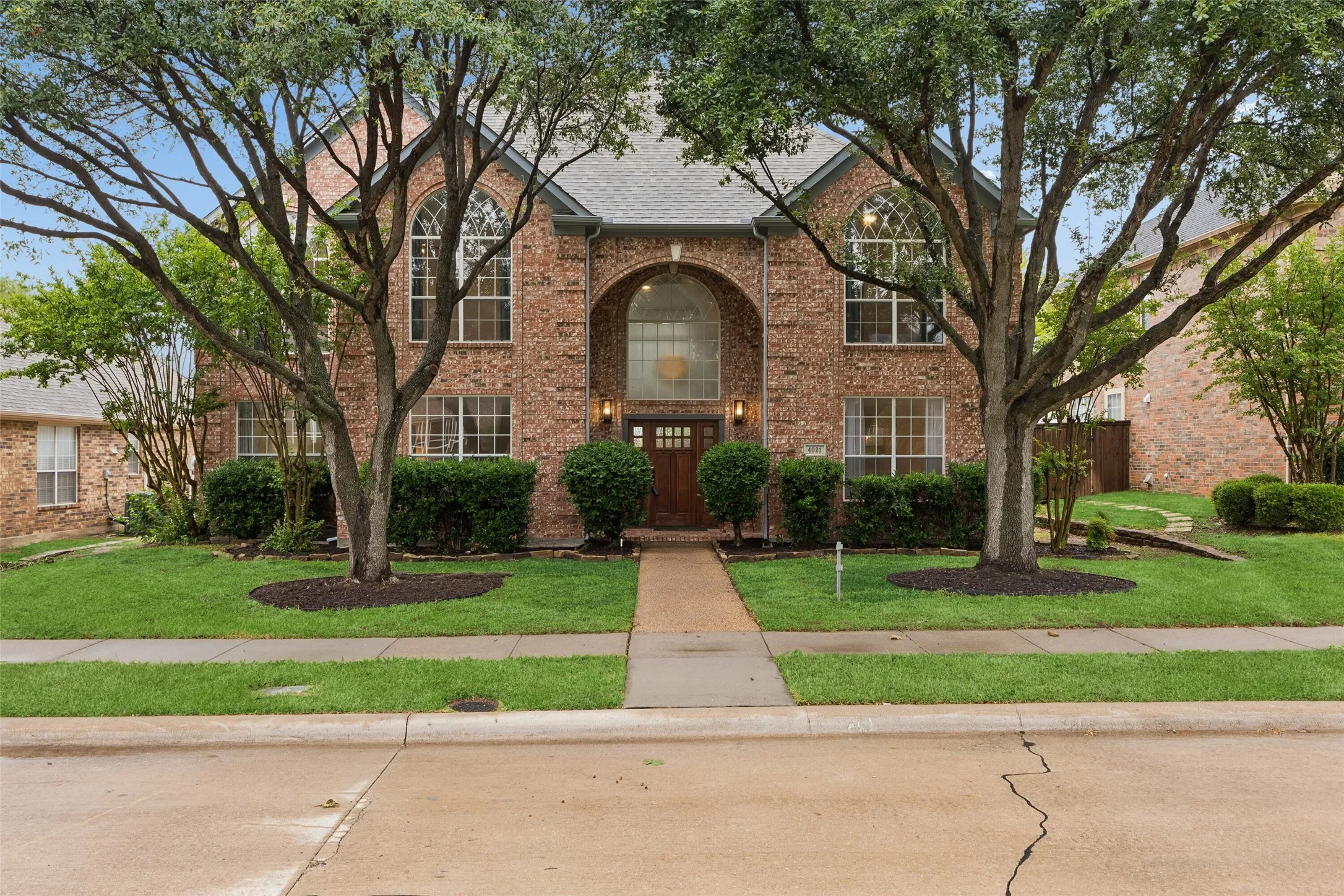 Single Family Residence For Sale in Collin County , 4021 Carmichael Drive, Plano, Texas 75024, 4 Bedroom, 3 Bathroom, 2 Garage spaces, 3,358 Sqft, built in 1993, mls#21256324, Real Estate Agent in Plano, Homes For Sale in Collin county, Homes For Sale in Plano, Realtor in Plano Texas, Real Estate Brokerage Independent Realty Texas, Luminita Cordes Realtor