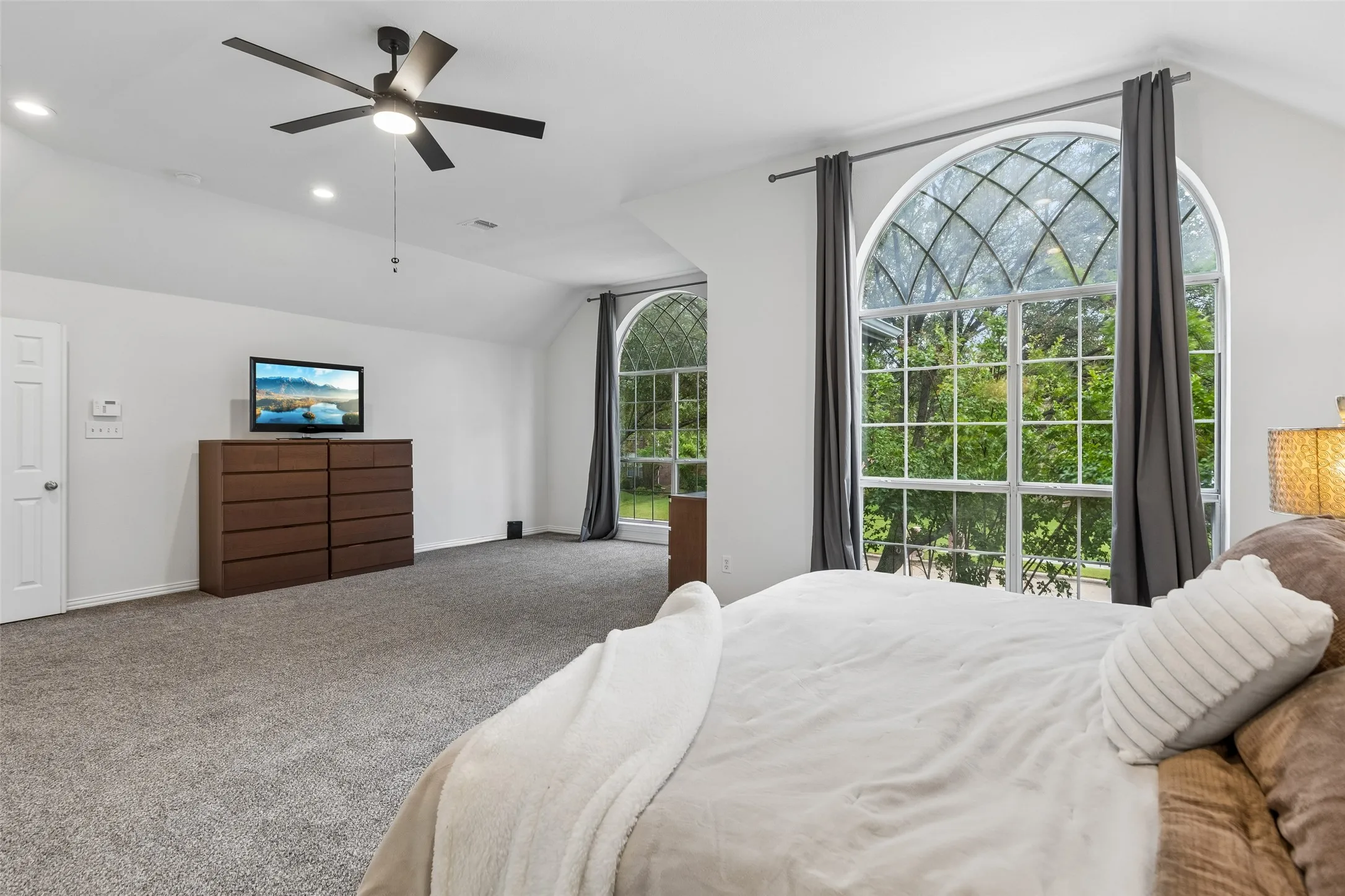 Single Family Residence For Sale in Collin County , 4021 Carmichael Drive, Plano, Texas 75024, 4 Bedroom, 3 Bathroom, 2 Garage spaces, 3,358 Sqft, built in 1993, mls#21256324, Real Estate Agent in Plano, Homes For Sale in Collin county, Homes For Sale in Plano, Realtor in Plano Texas, Real Estate Brokerage Independent Realty Texas, Luminita Cordes Realtor
