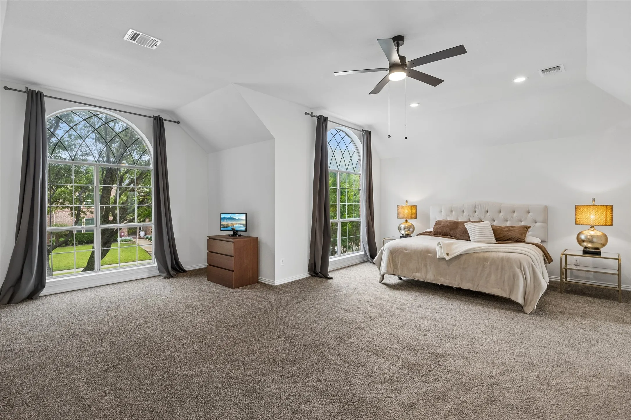 Single Family Residence For Sale in Collin County , 4021 Carmichael Drive, Plano, Texas 75024, 4 Bedroom, 3 Bathroom, 2 Garage spaces, 3,358 Sqft, built in 1993, mls#21256324, Real Estate Agent in Plano, Homes For Sale in Collin county, Homes For Sale in Plano, Realtor in Plano Texas, Real Estate Brokerage Independent Realty Texas, Luminita Cordes Realtor