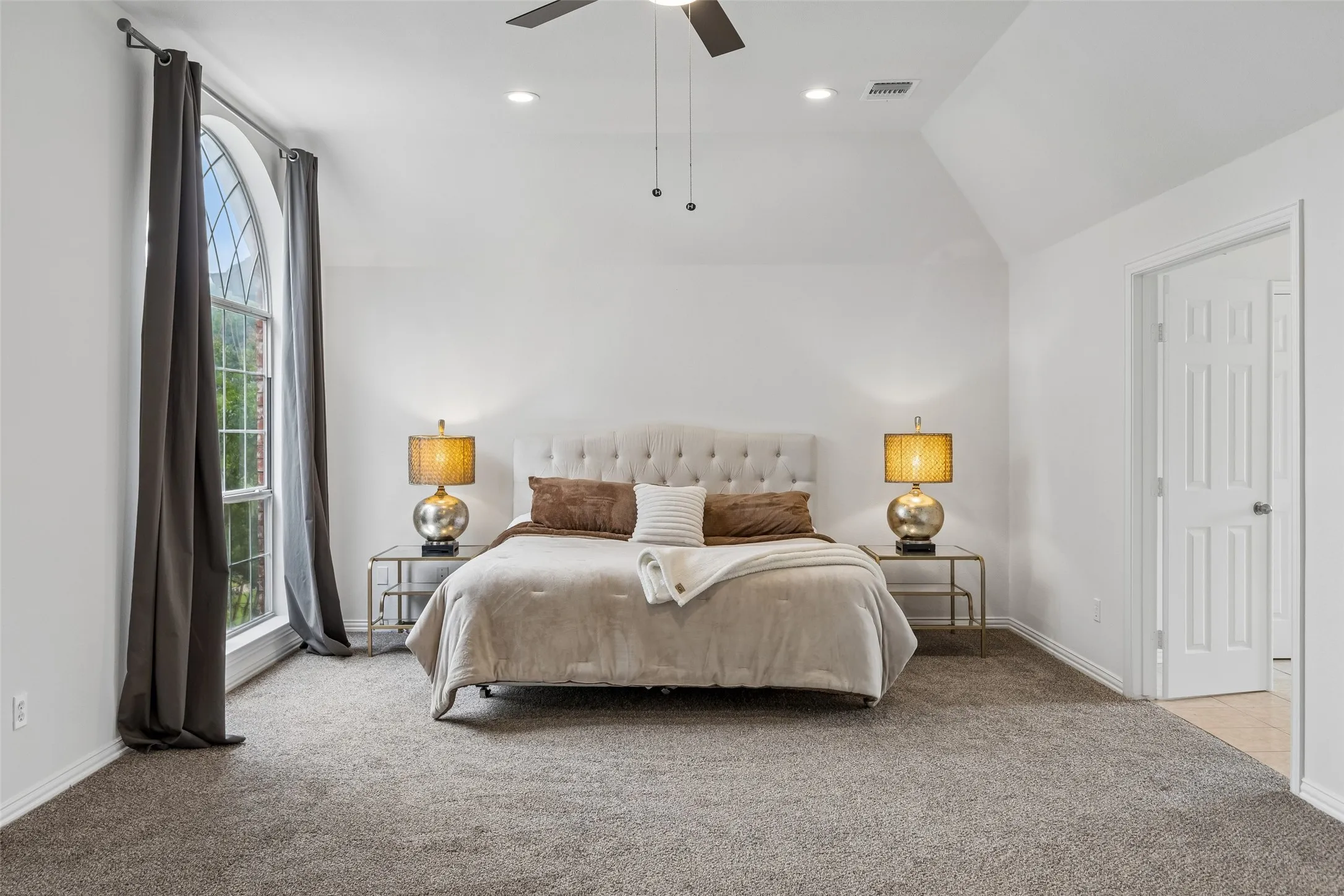 Single Family Residence For Sale in Collin County , 4021 Carmichael Drive, Plano, Texas 75024, 4 Bedroom, 3 Bathroom, 2 Garage spaces, 3,358 Sqft, built in 1993, mls#21256324, Real Estate Agent in Plano, Homes For Sale in Collin county, Homes For Sale in Plano, Realtor in Plano Texas, Real Estate Brokerage Independent Realty Texas, Luminita Cordes Realtor