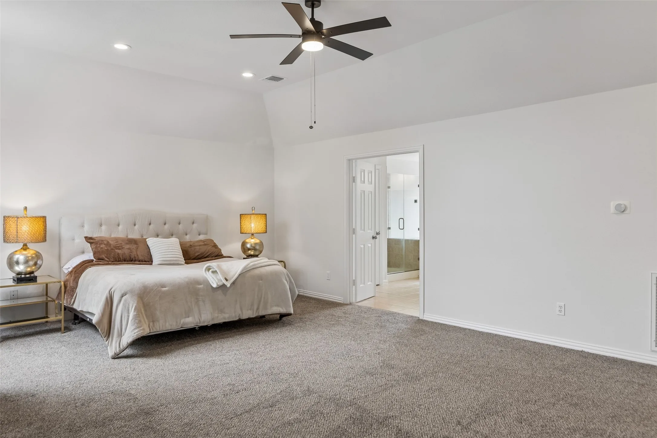 Single Family Residence For Sale in Collin County , 4021 Carmichael Drive, Plano, Texas 75024, 4 Bedroom, 3 Bathroom, 2 Garage spaces, 3,358 Sqft, built in 1993, mls#21256324, Real Estate Agent in Plano, Homes For Sale in Collin county, Homes For Sale in Plano, Realtor in Plano Texas, Real Estate Brokerage Independent Realty Texas, Luminita Cordes Realtor