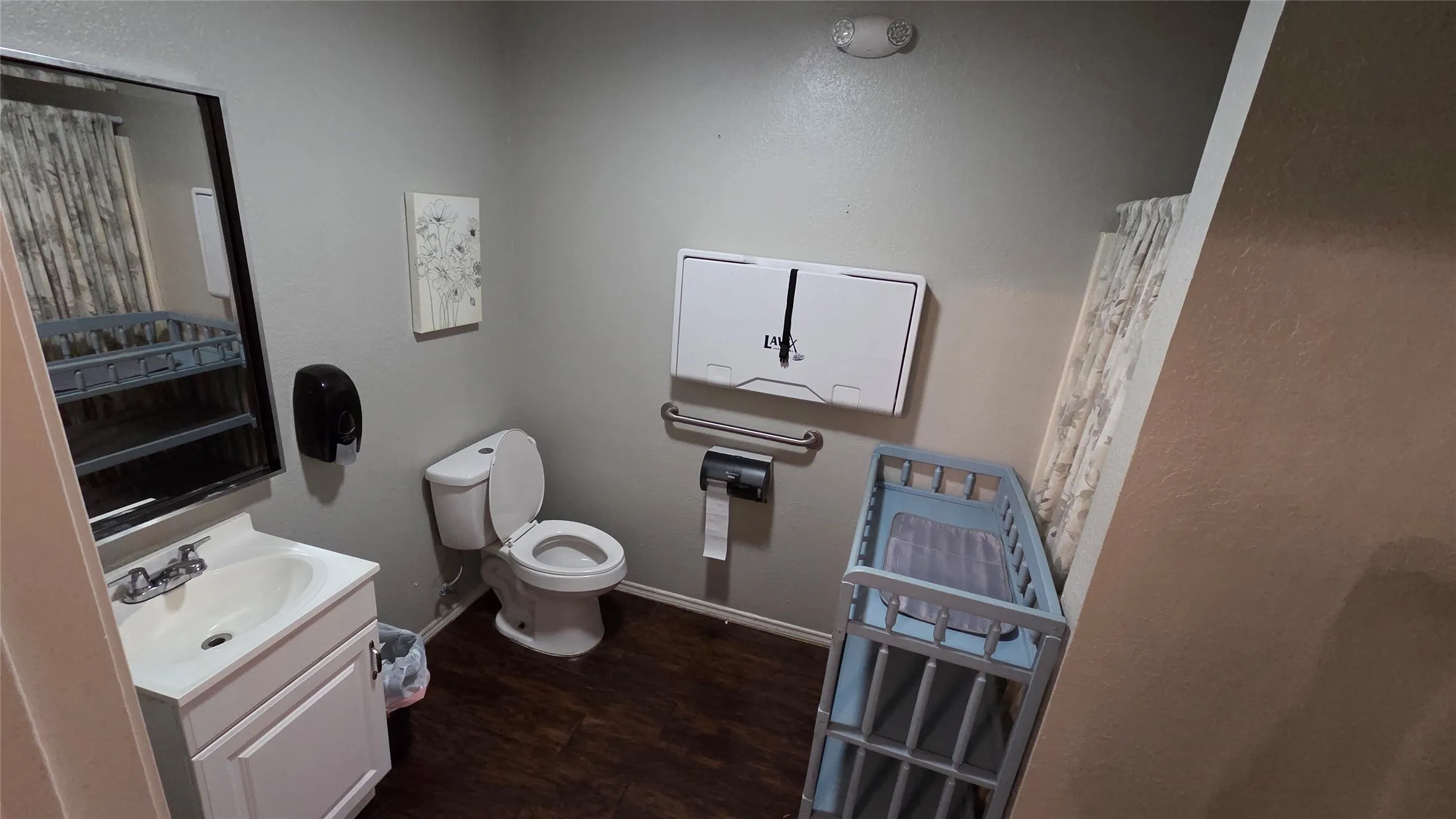 Bathroom 2 w/ shower