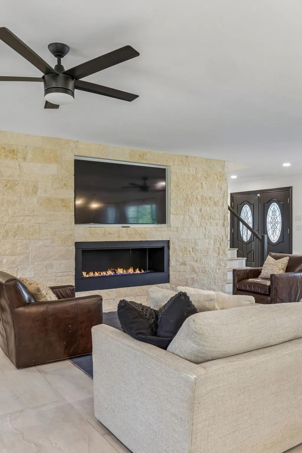 Single Family Residence For Sale in Dallas County , 1334 El Patio Drive, Dallas, Texas 75218, 4 Bedroom, 4 Bathroom, 2 Garage spaces, 3,358 Sqft, built in 2004, mls#21263506, Real Estate Agent in Dallas, Homes For Sale in Dallas county, Homes For Sale in Dallas, Realtor in Dallas Texas, Real Estate Brokerage Independent Realty Texas, Luminita Cordes Realtor